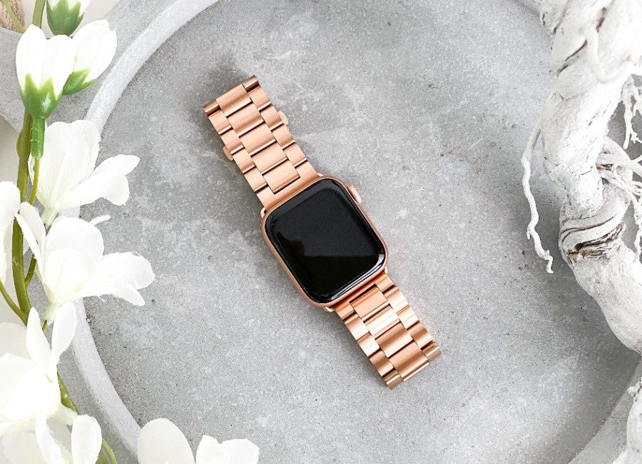 Zelf je stalen smartwatchband verstellen