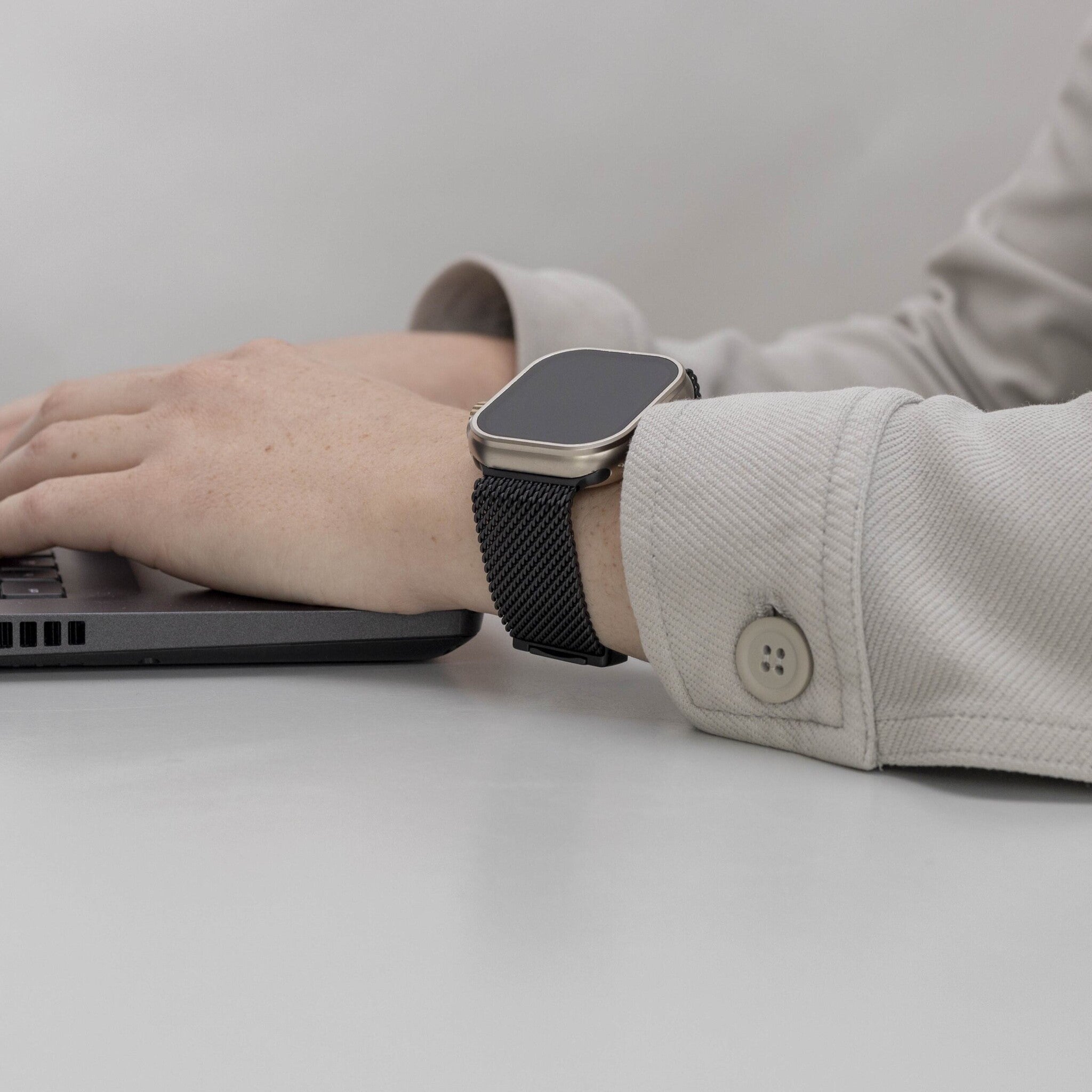 Apple Watch Titanium Milanese Strap (Black)