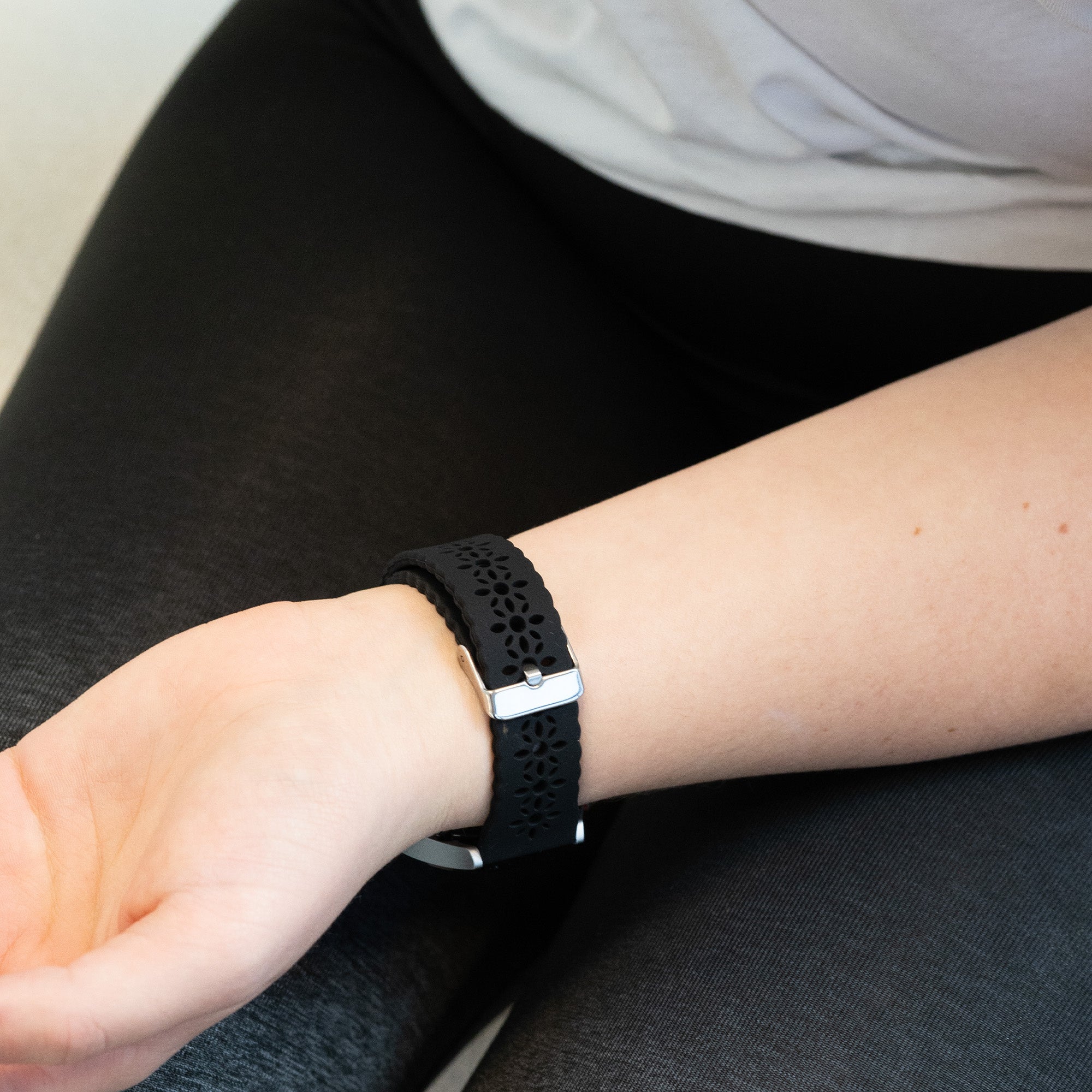 Bandz Coros Pace 2 Silikonarmband mit Muster (Schwarz)