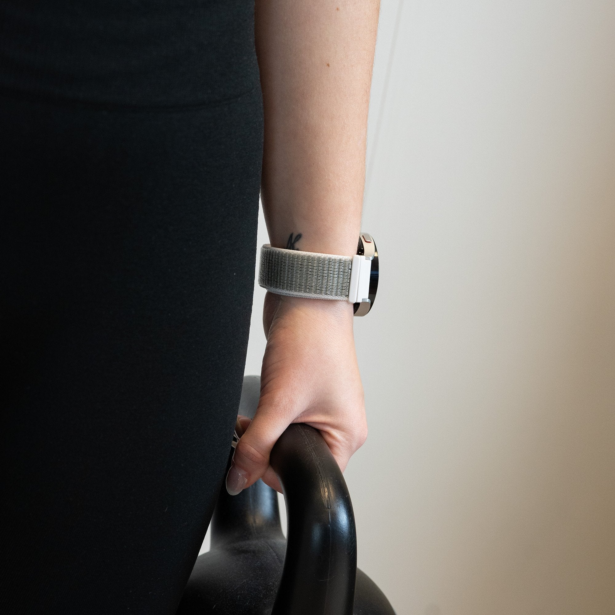 Bandz Garmin Vivomove HR Nylon Loop Armband (Grau)