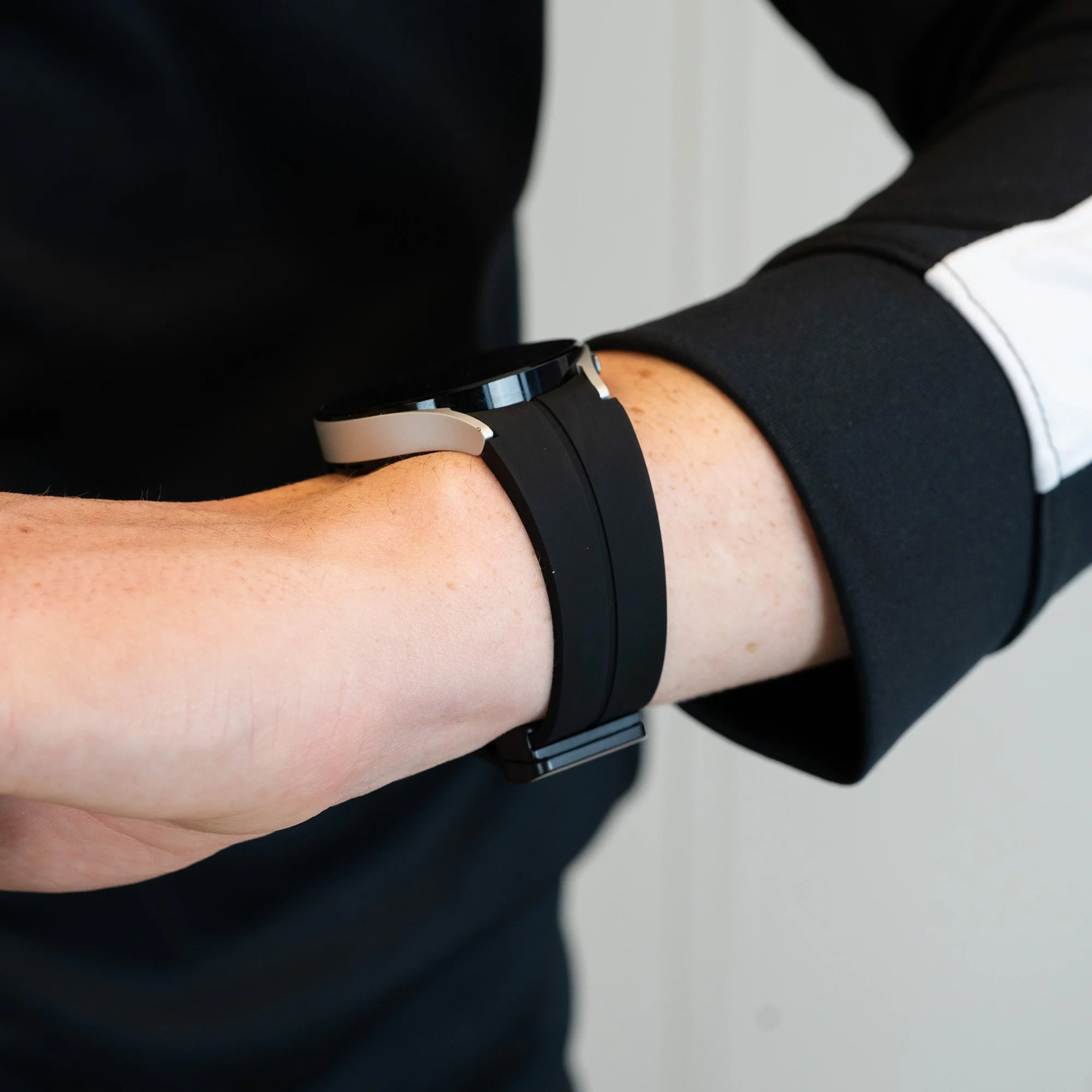 Bandz Samsung Galaxy Watch 6 Classic 47mm D-Schnalle Silikonarmband (Schwarz)