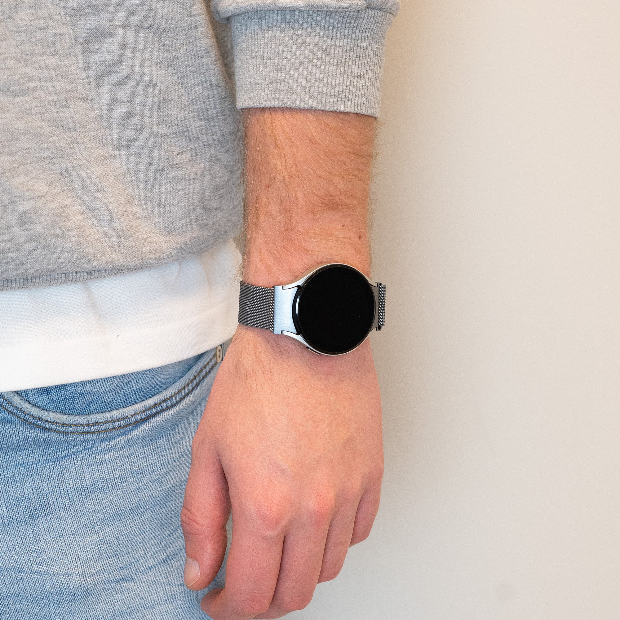 Bandz Samsung Galaxy Watch 5 Pro Milanese Loop Armband (Grau)