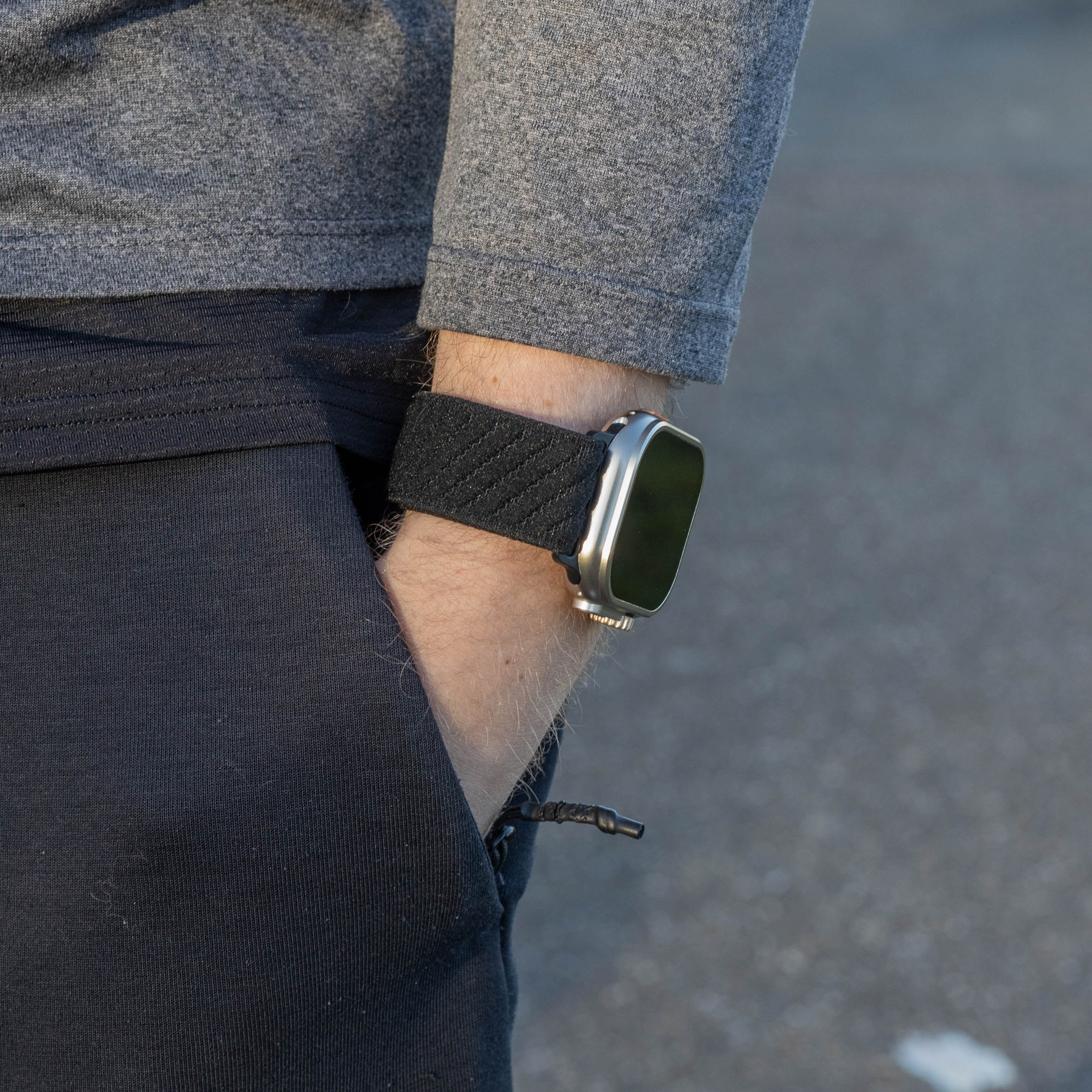 Bandz Apple Watch Nylon Band 'Wave' mit P-Schnalle (Schwarz)