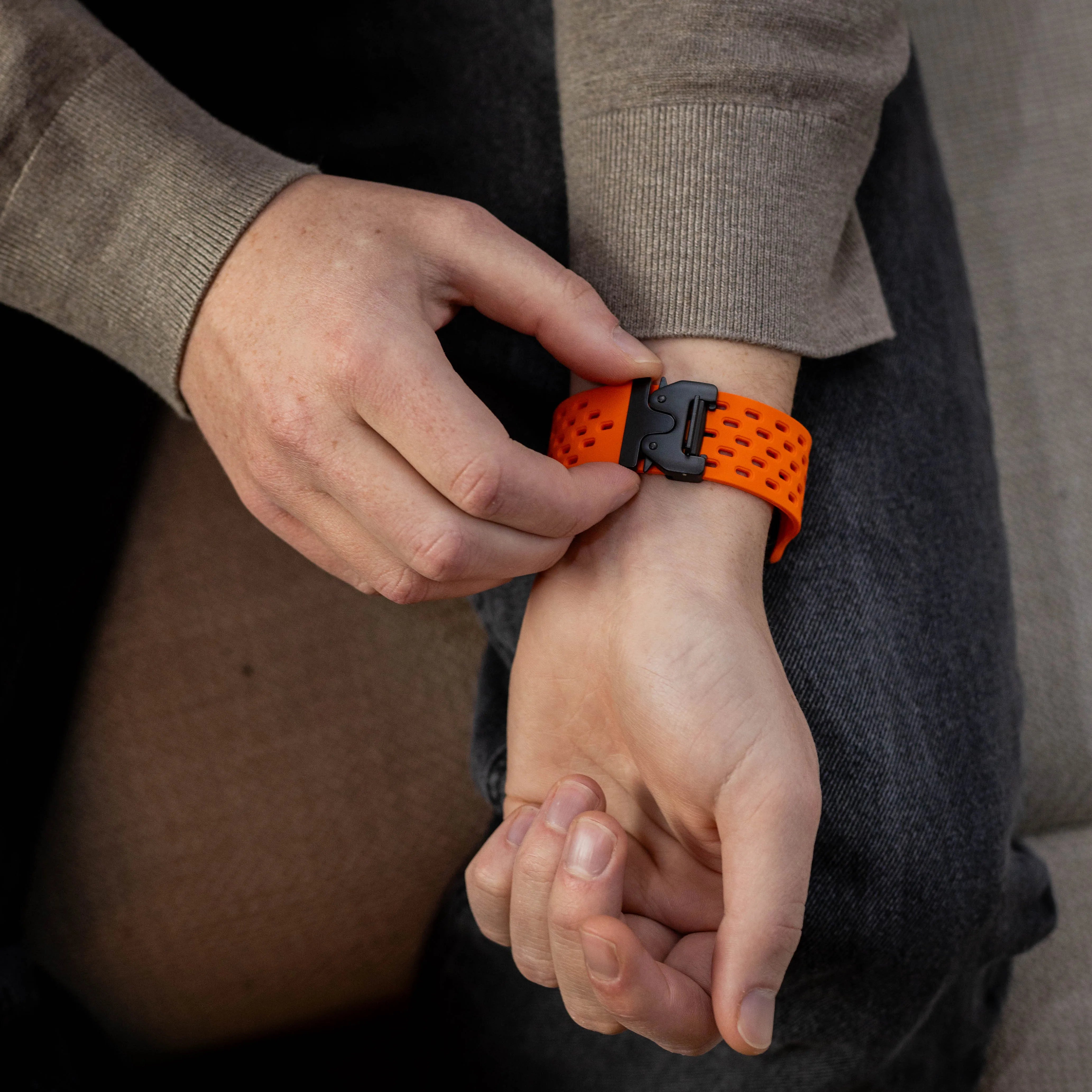 Apple Watch Silikonarmband mit P-Schnalle (Orange)