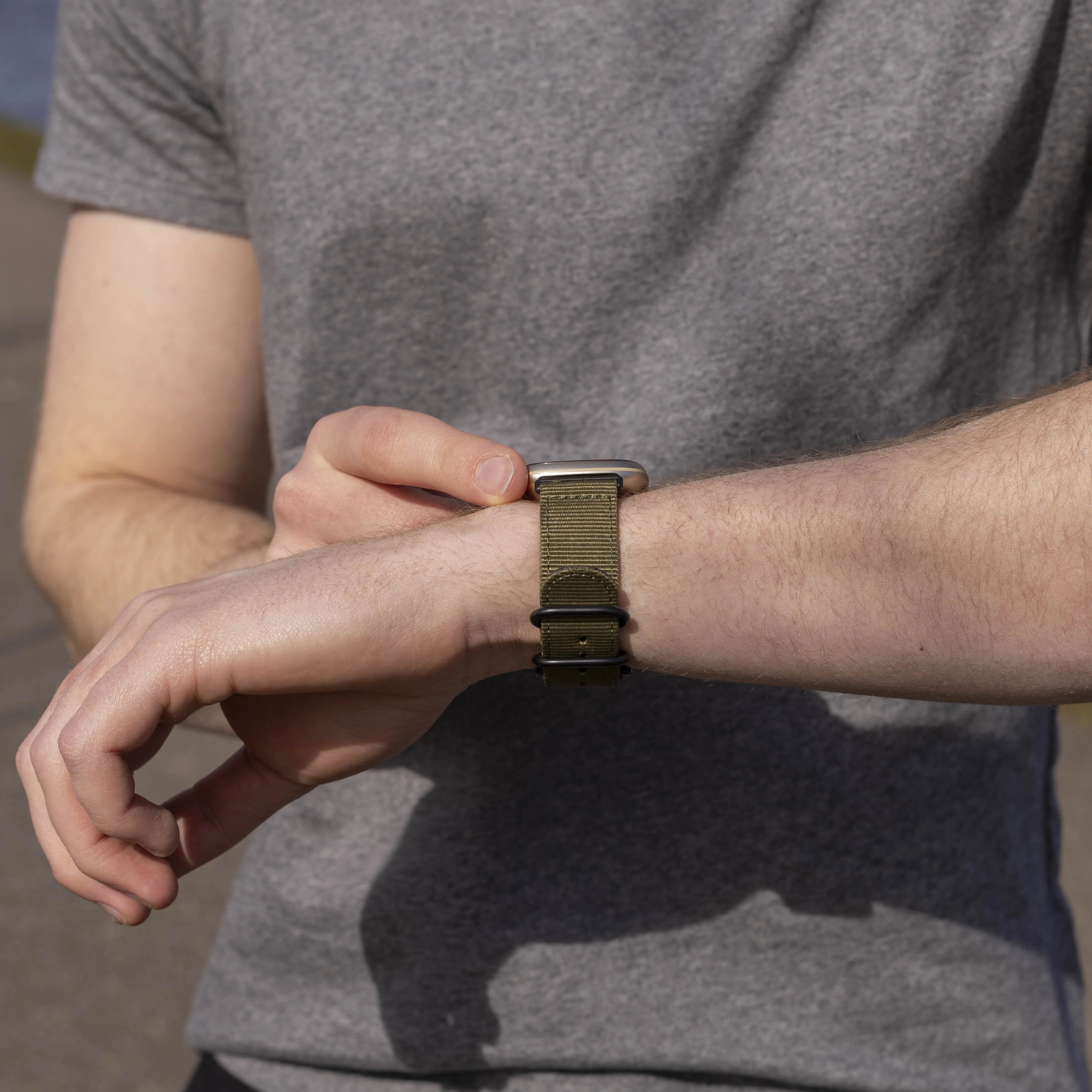 Fitbit Versa 3 Nylonschnallenband (Grün)