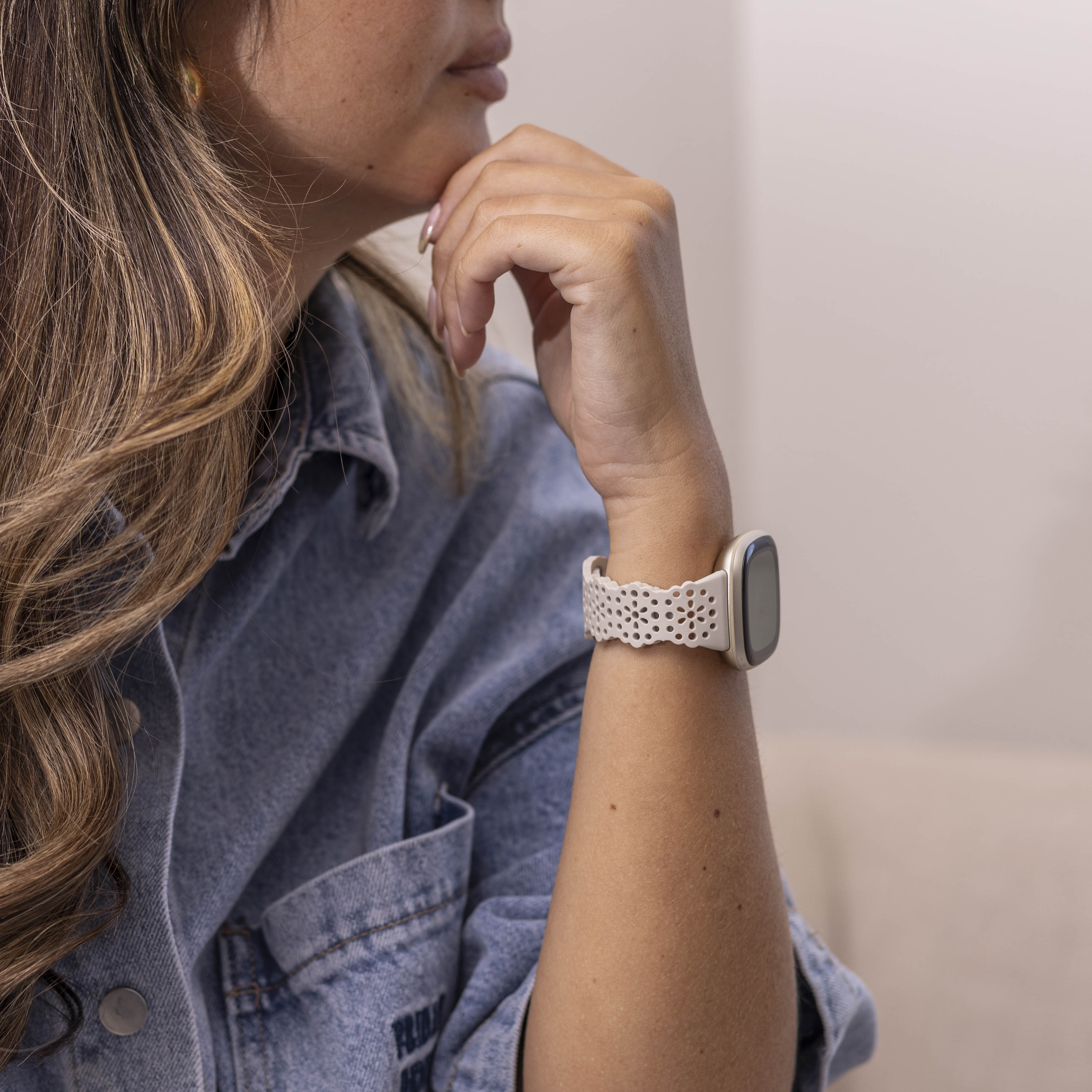 Fitbit Versa 3 Silikonarmband mit Muster (Rosa sand)