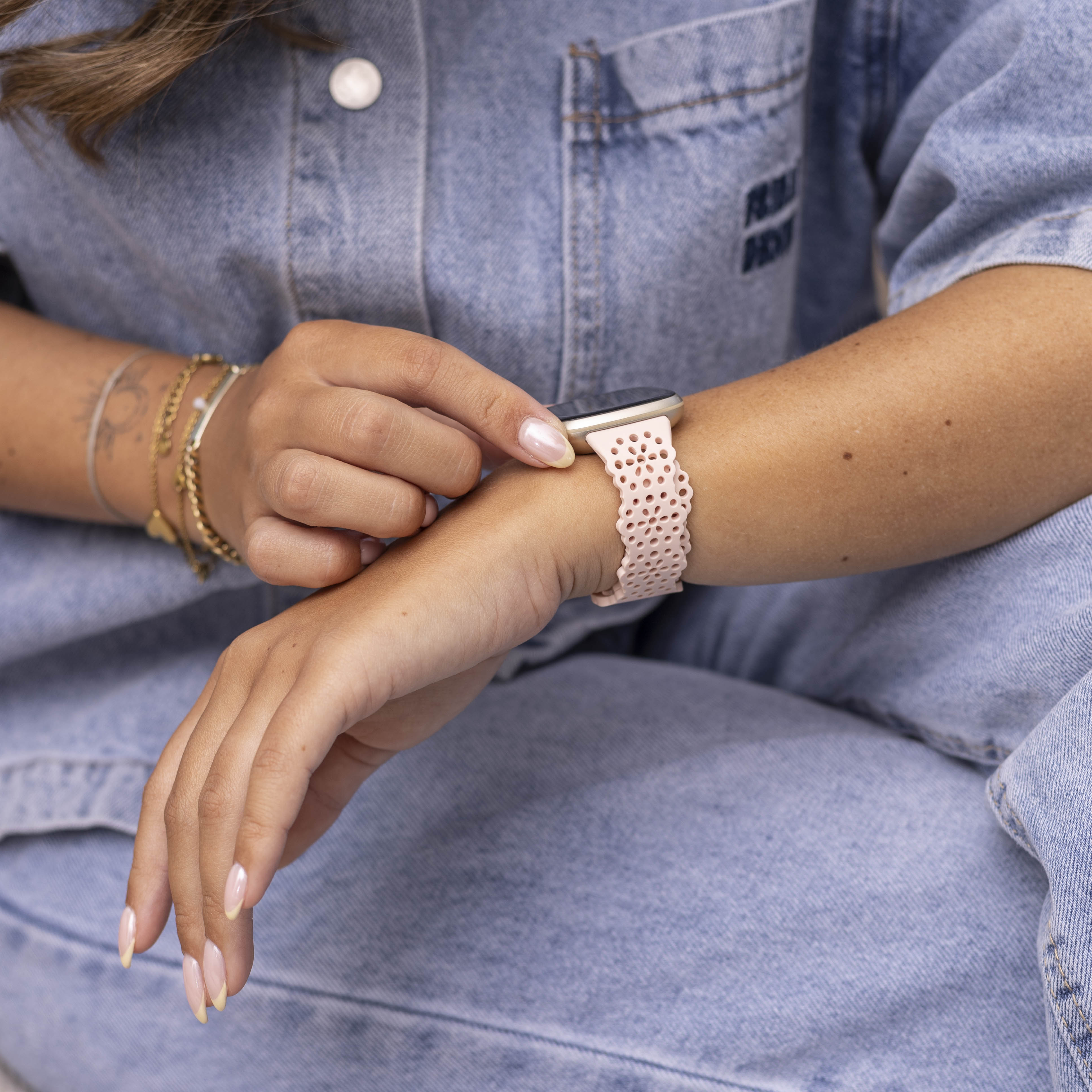 Fitbit Versa 3 Silikonarmband mit Muster (Hellrosa)