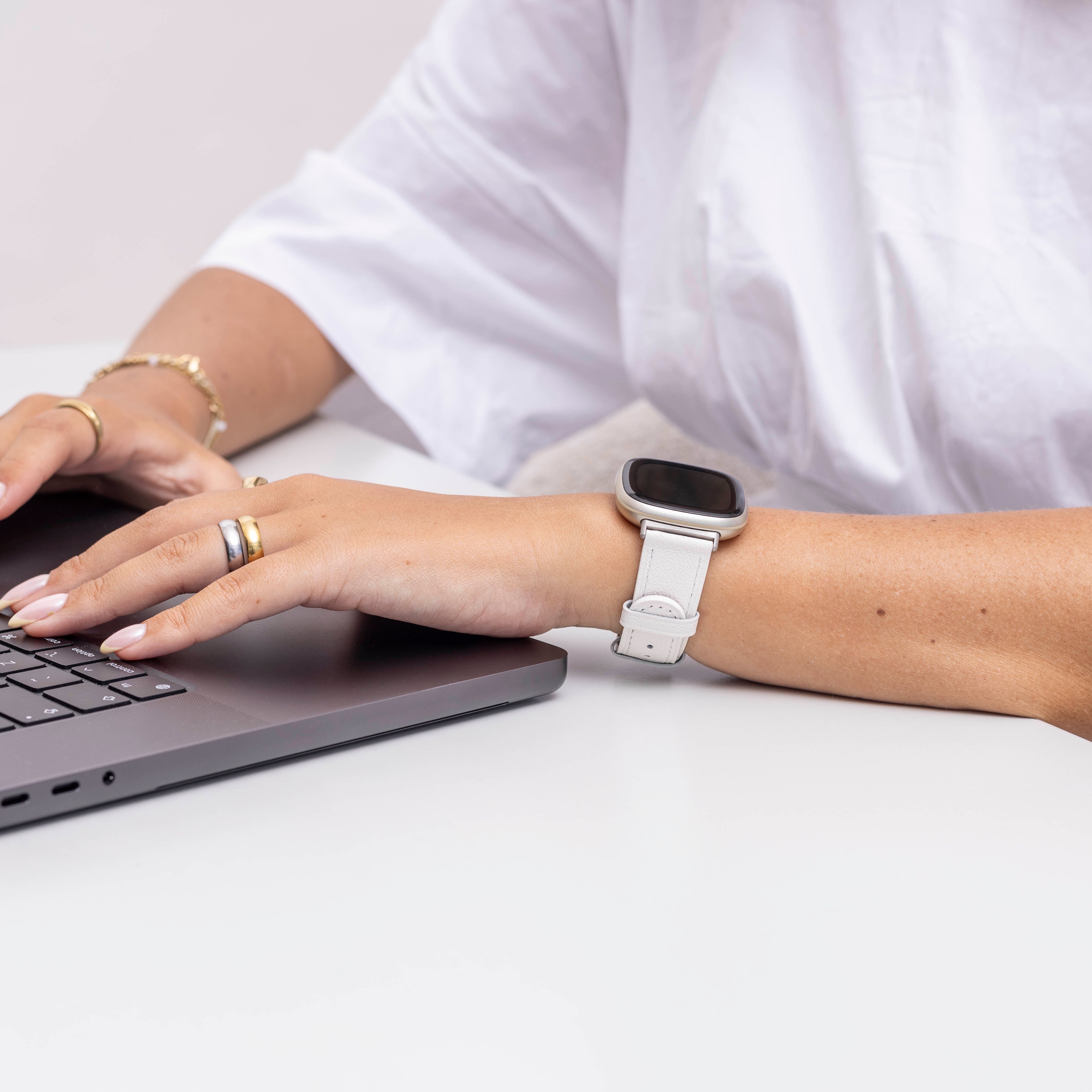 Fitbit Versa 3 Lederarmband (Weiß)