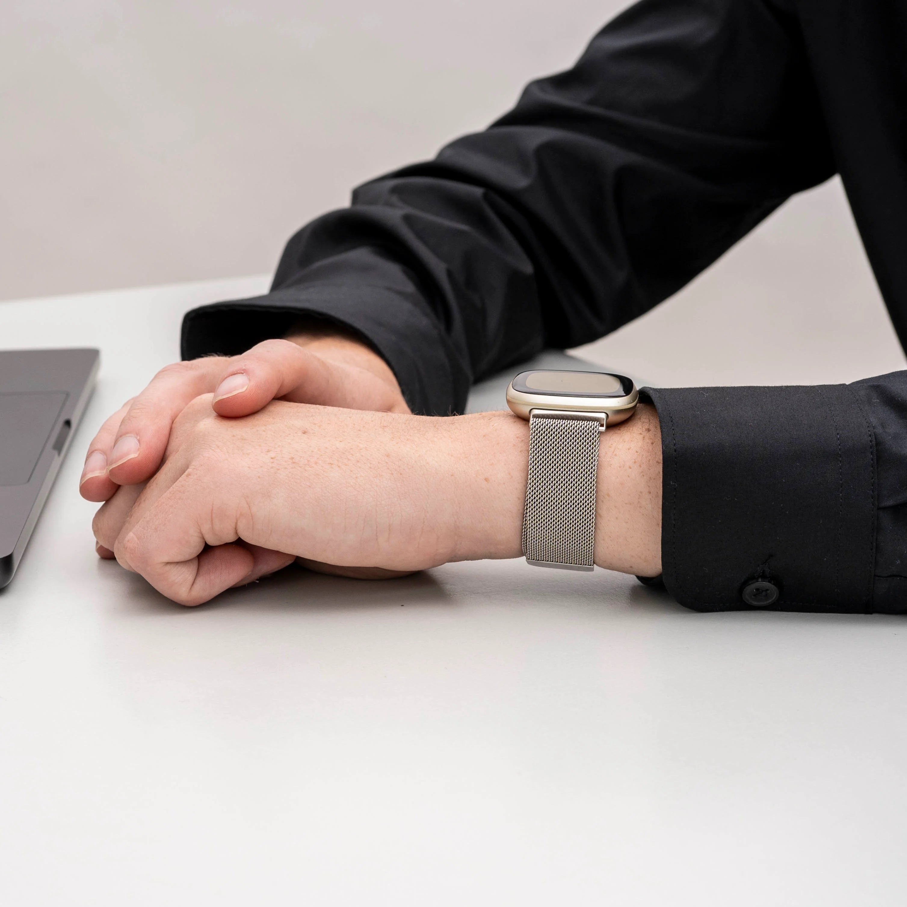 Fitbit Sense 2 Milanese-Armband (Polarstern)