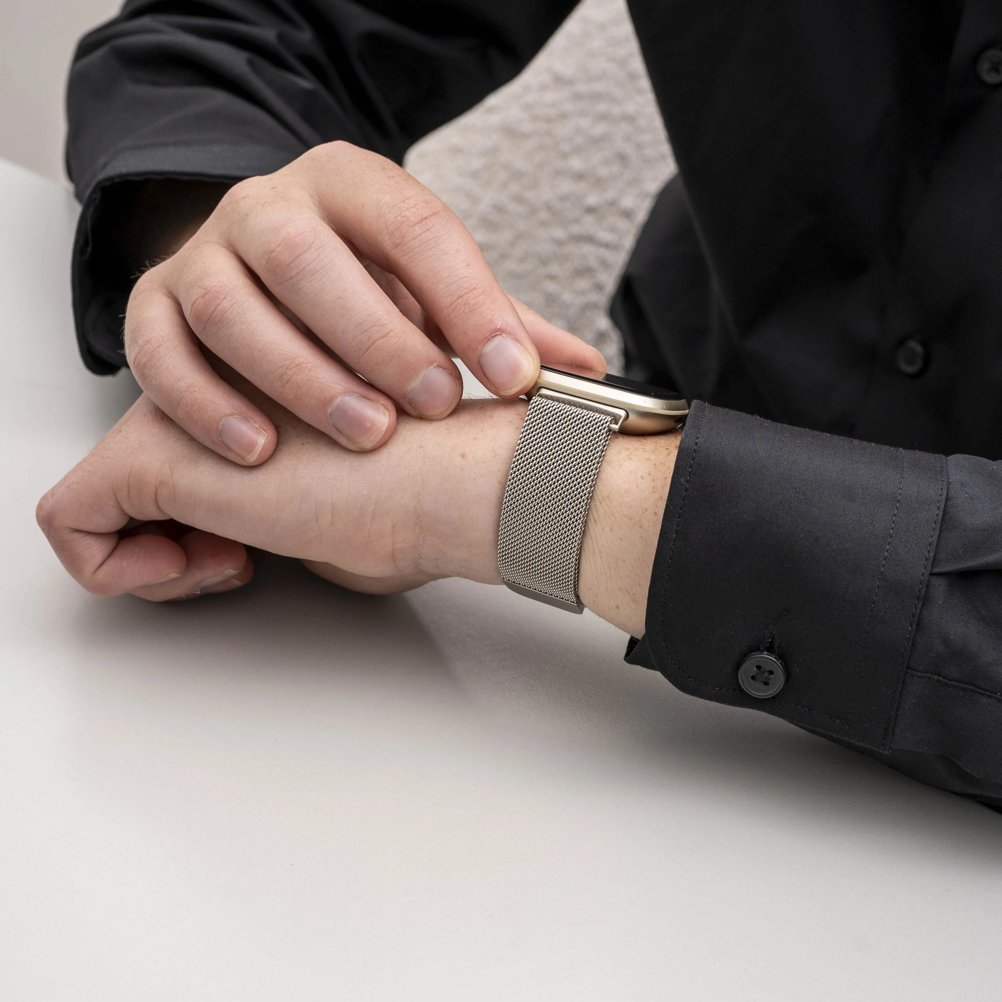 Fitbit Versa 3 Milanese-Armband (Polarstern)