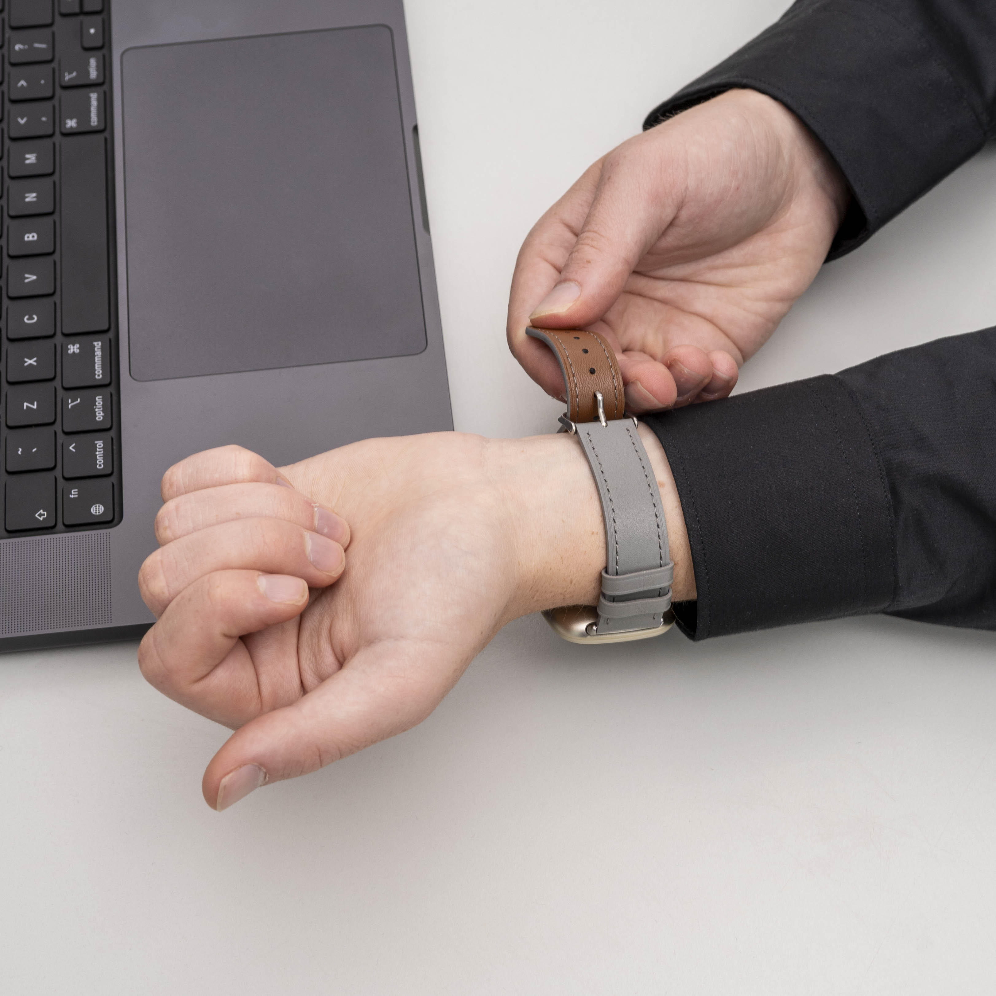 Fitbit Sense Lederarmband (Grau)