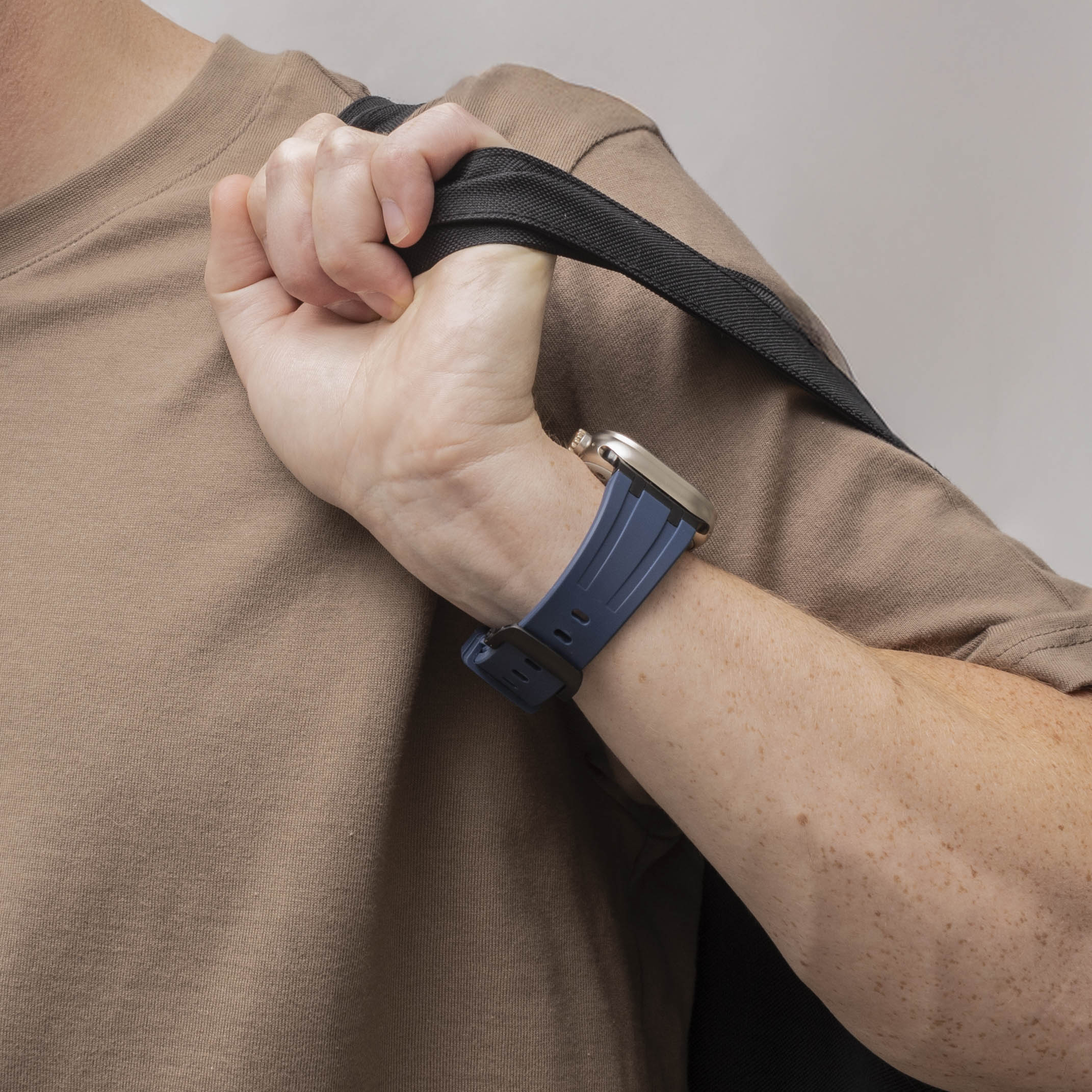 Bandz Apple Watch Silikonarmband 'Luxe Liquid' (Blau/Schwarz)