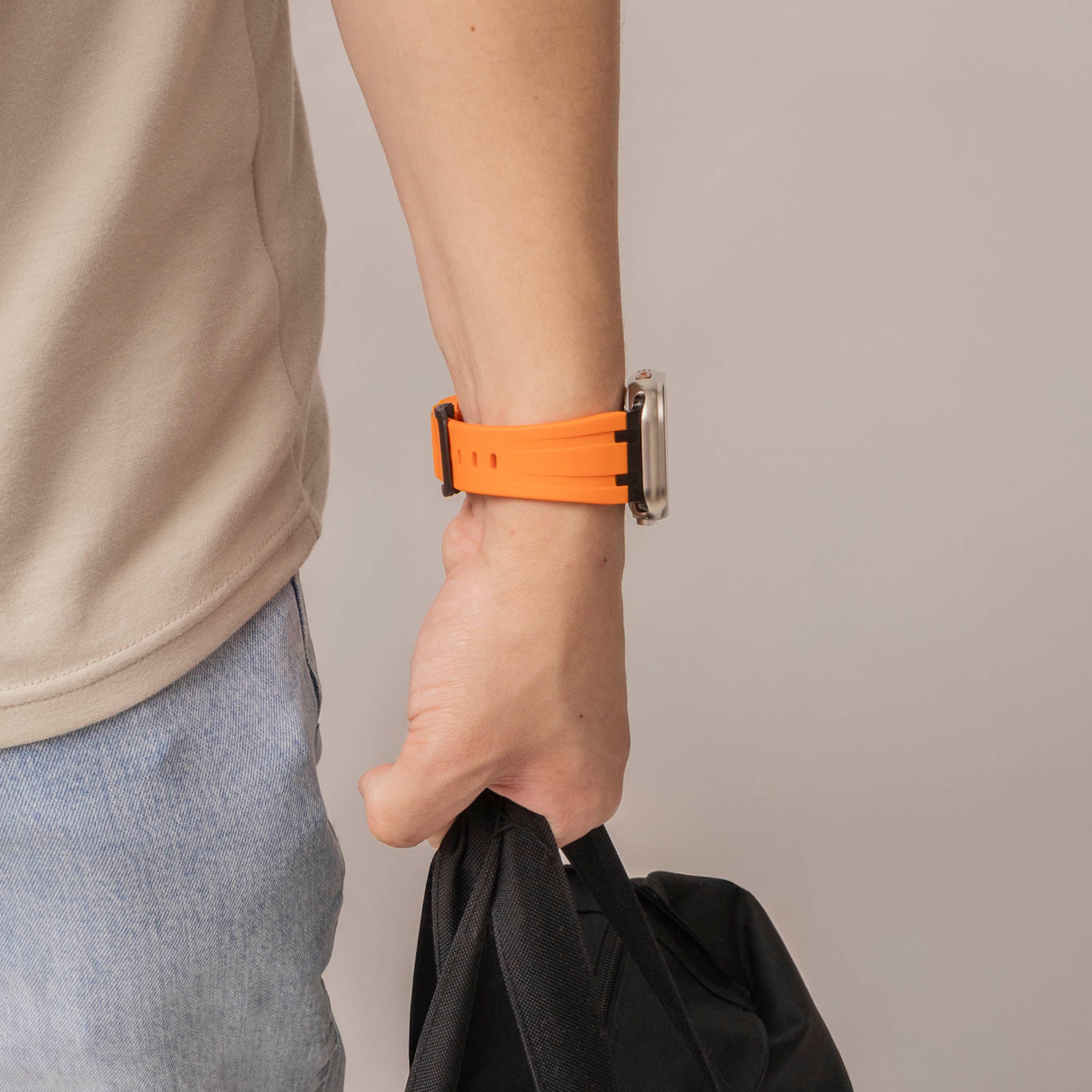 Bandz Apple Watch Silikonarmband 'Luxe Liquid' (Orange mit Schwarz)