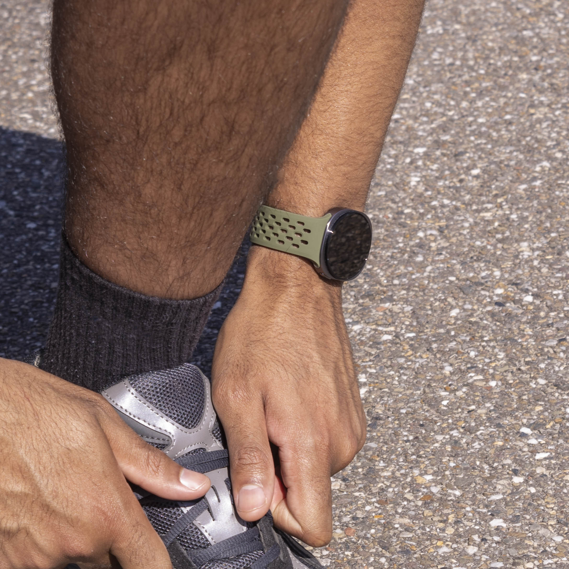 Samsung Galaxy Watch 8 Classic Silikonarmband mit Löchern (Olivgrün)