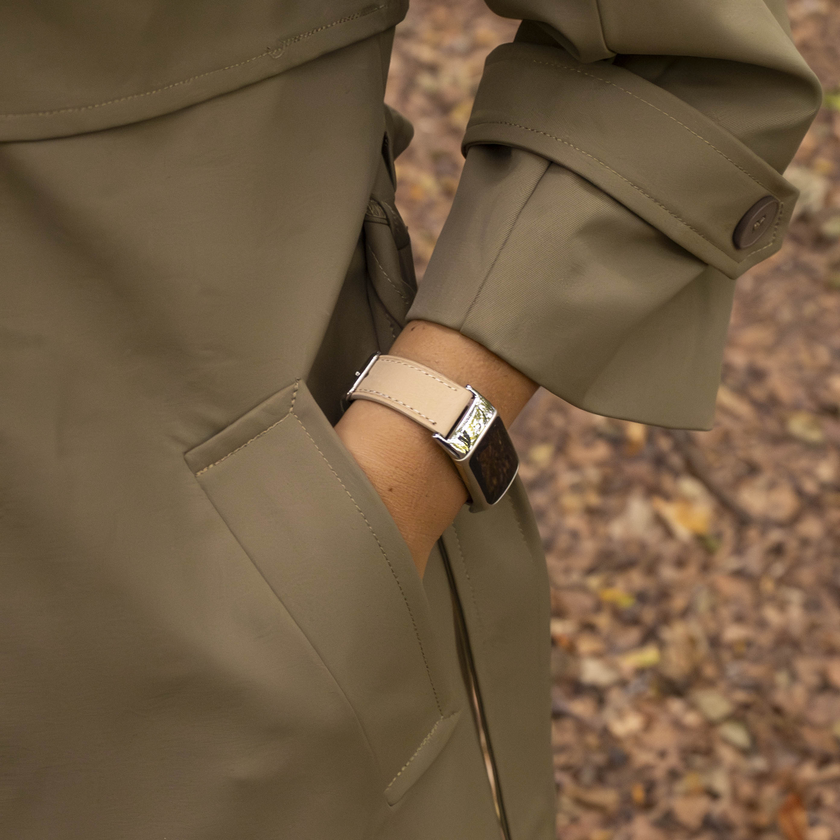 Fitbit Charge 6 Leather Strap (Apricot)