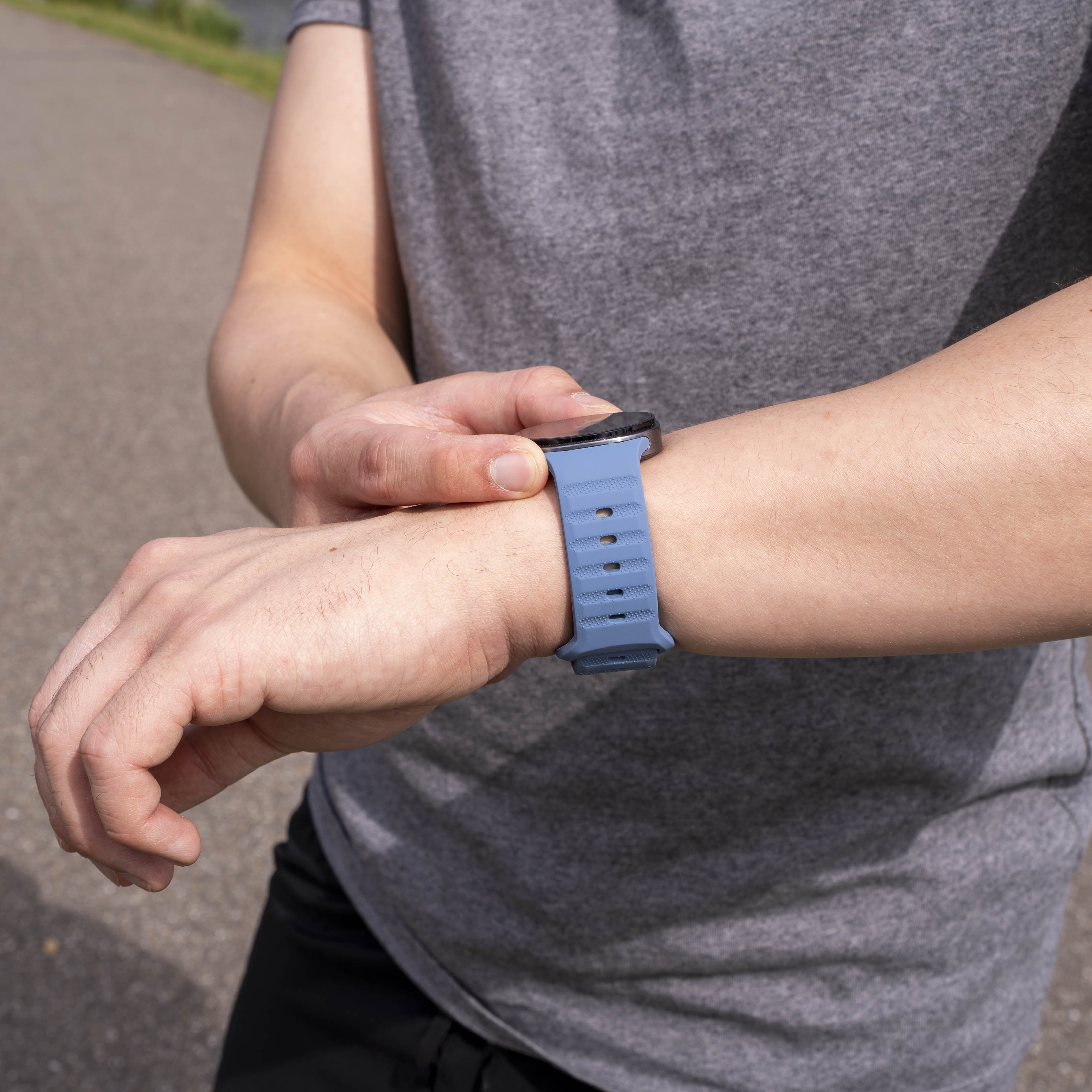 Samsung Galaxy Watch 8 - 40mm Outdoor Silikonarmband (GrauBlau)