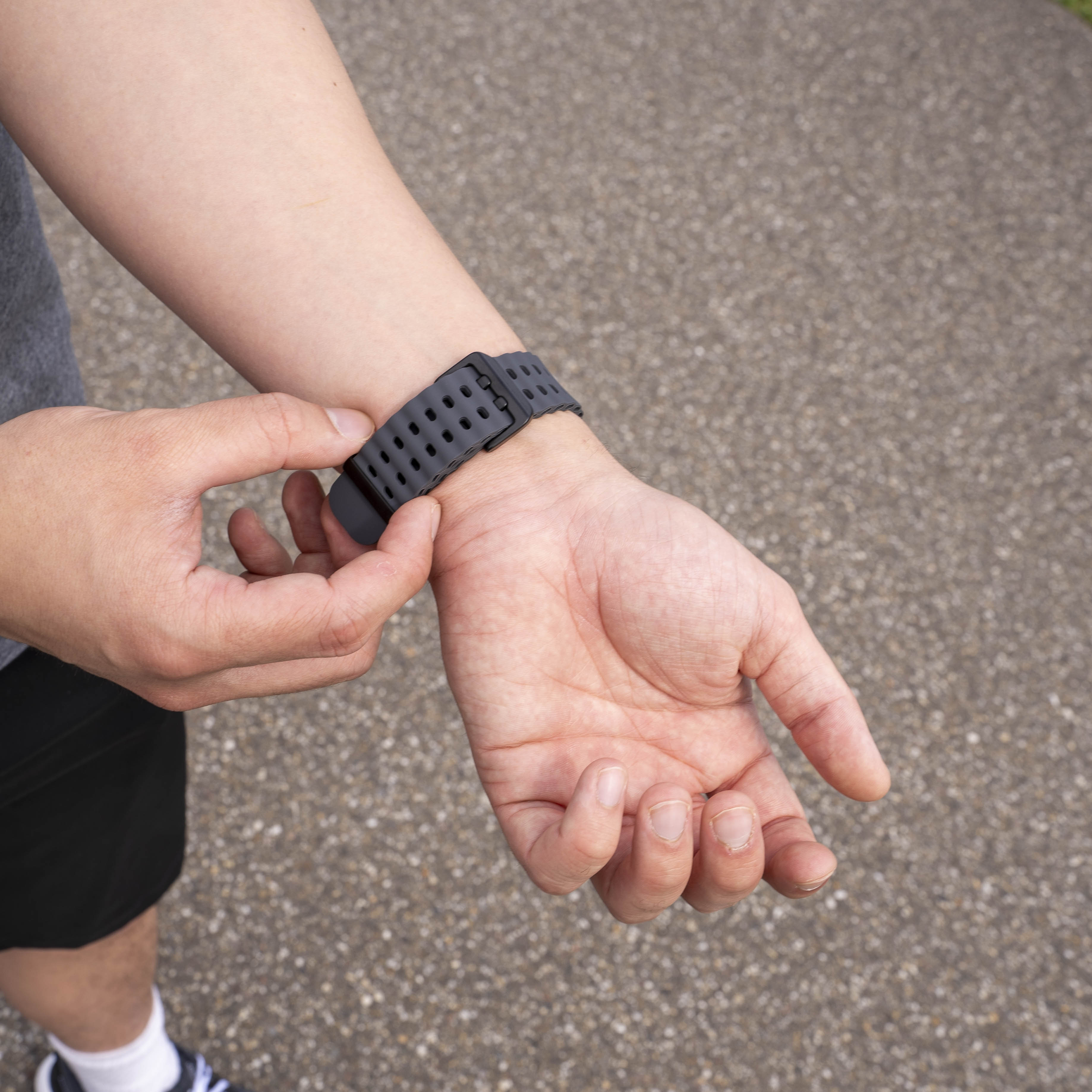 Samsung Galaxy Watch 8 Classic Ocean Armband (Dunkel Grau)