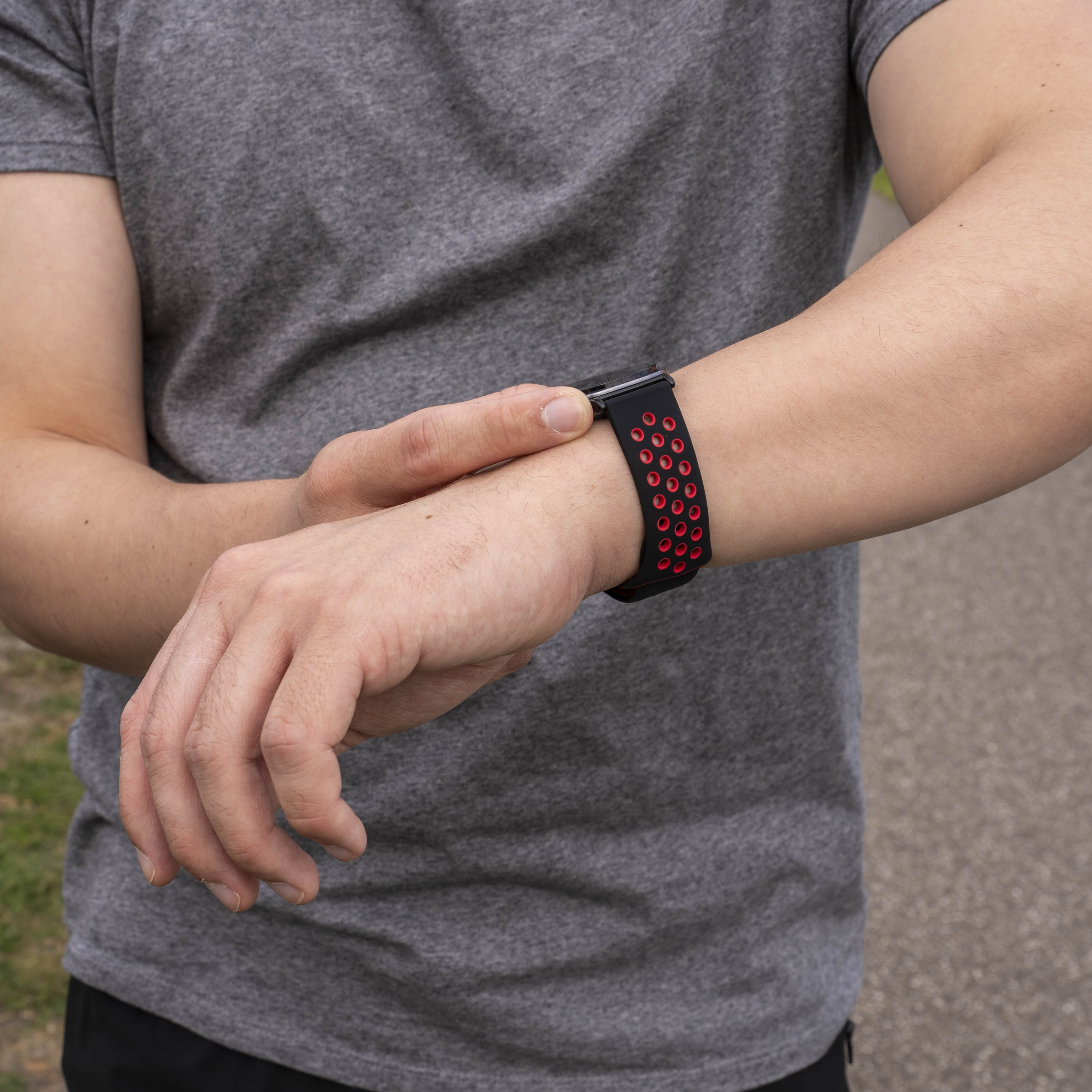 Samsung Galaxy Watch 8 - 44mm Sport Strap (Black/Red)