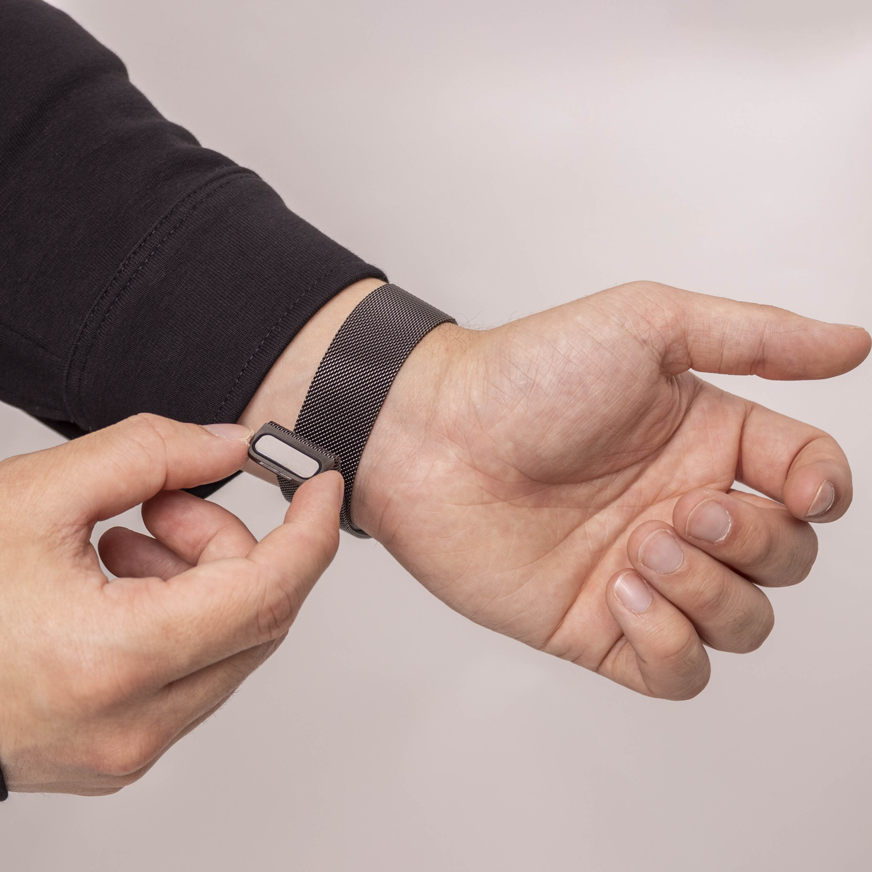 Samsung Galaxy Watch 8 - 40mm Milanese Strap (Space Grey)