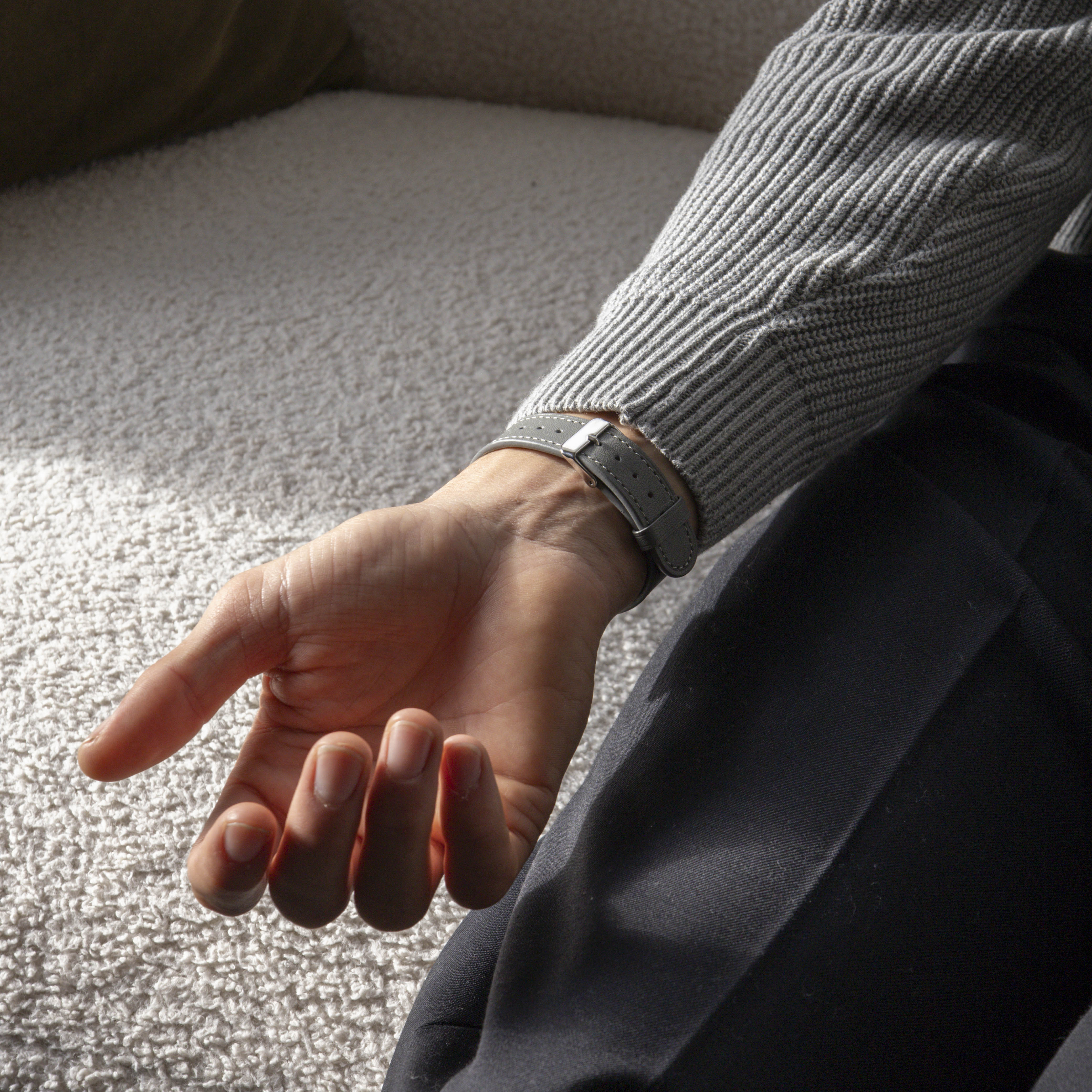 Fitbit Versa 3 Leather Strap (Grey)