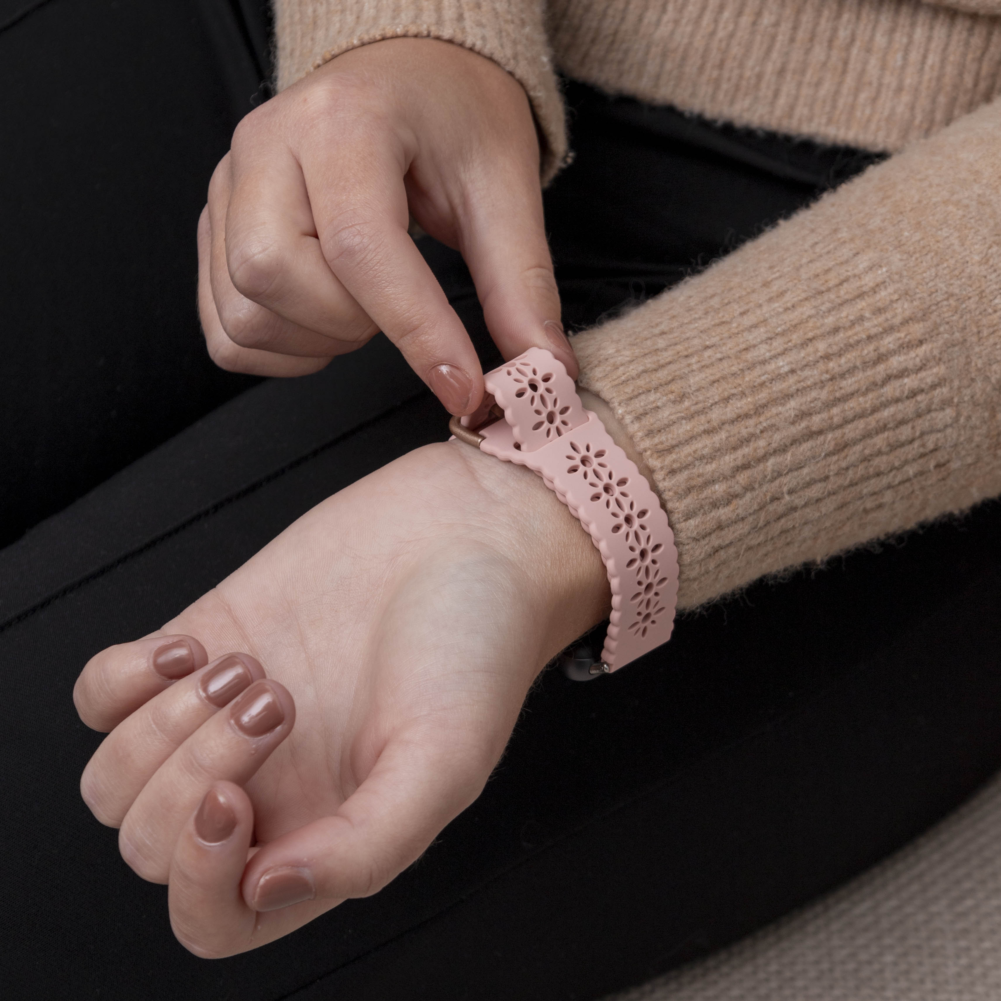 Samsung Galaxy Fit 3 Silicone Strap with Pattern (Pink)