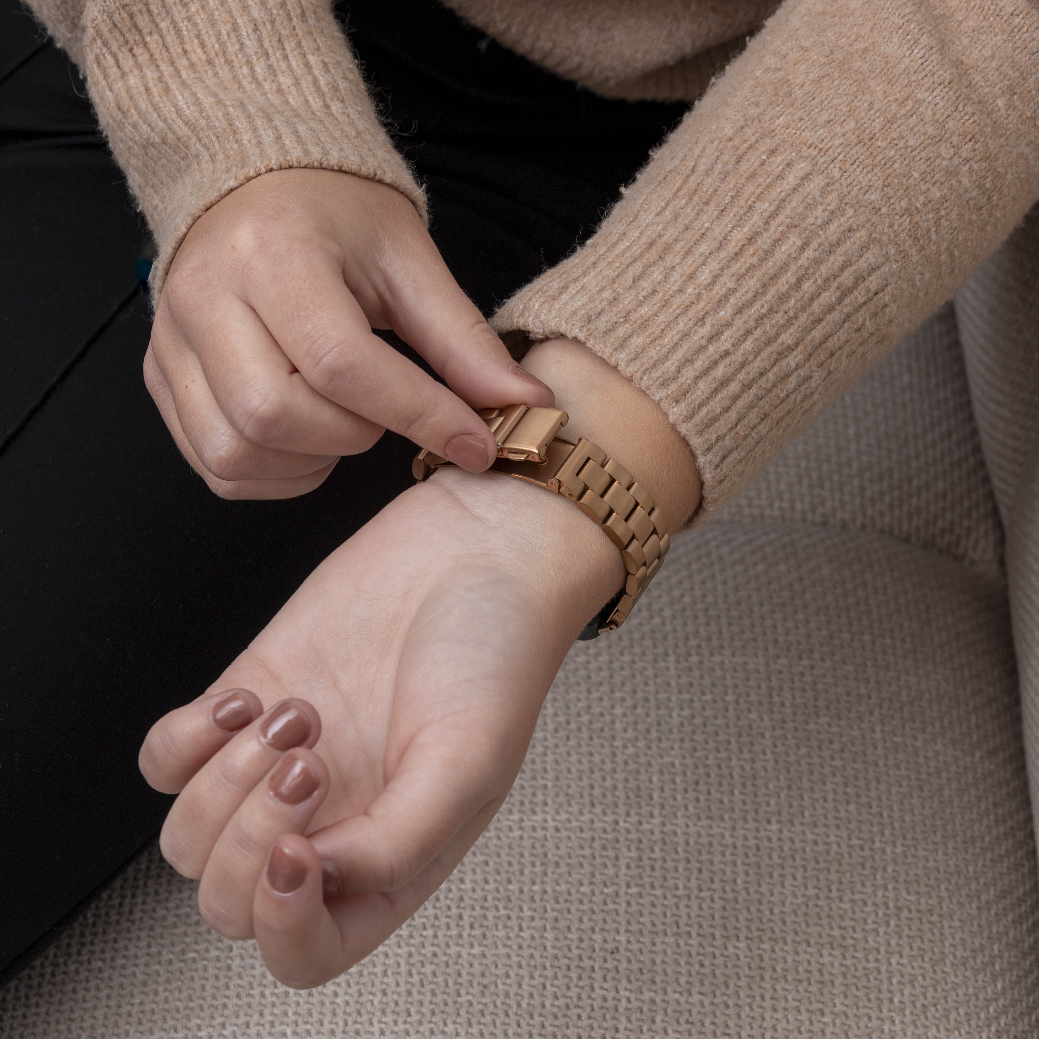 Huawei Band 8 Steel Strap (Rose Gold)