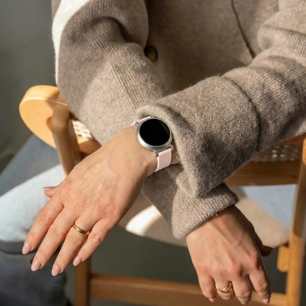 Pebble Round 2 - 14mm Klassisches Silikonarmband (Hellrosa)