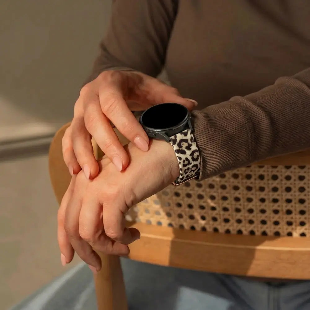 Bandz Garmin Vivomove Style Silicone Strap 'Lucky Leopard'