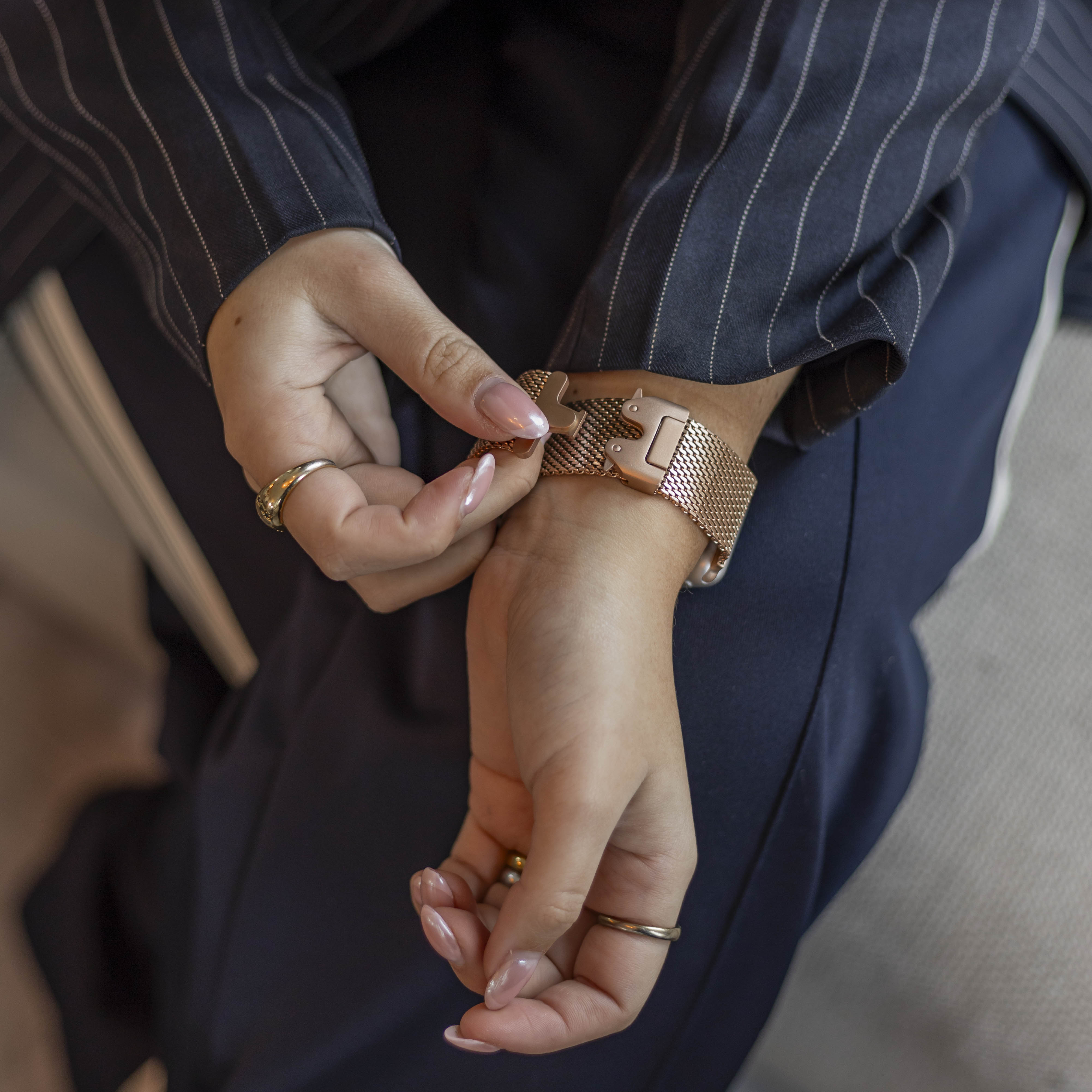 Bandz Apple Watch Ultra Milanese Looparmband mit P-Schnalle (Roségold)
