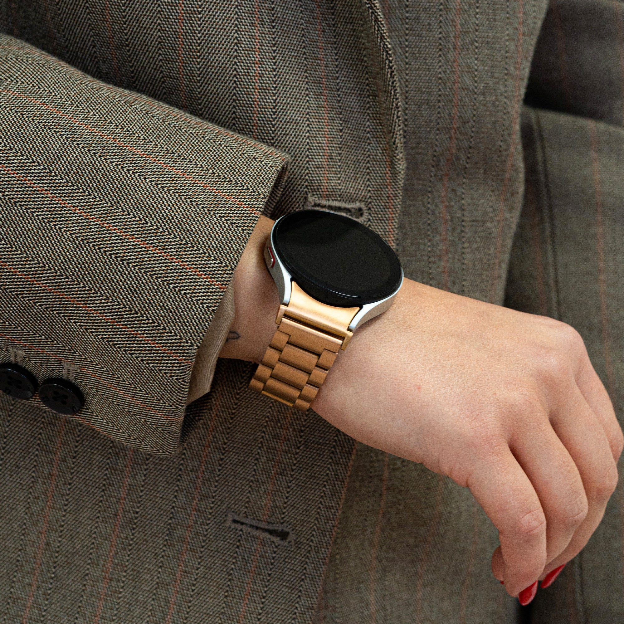 Steel Strap 'One Push', lifestyle photo
