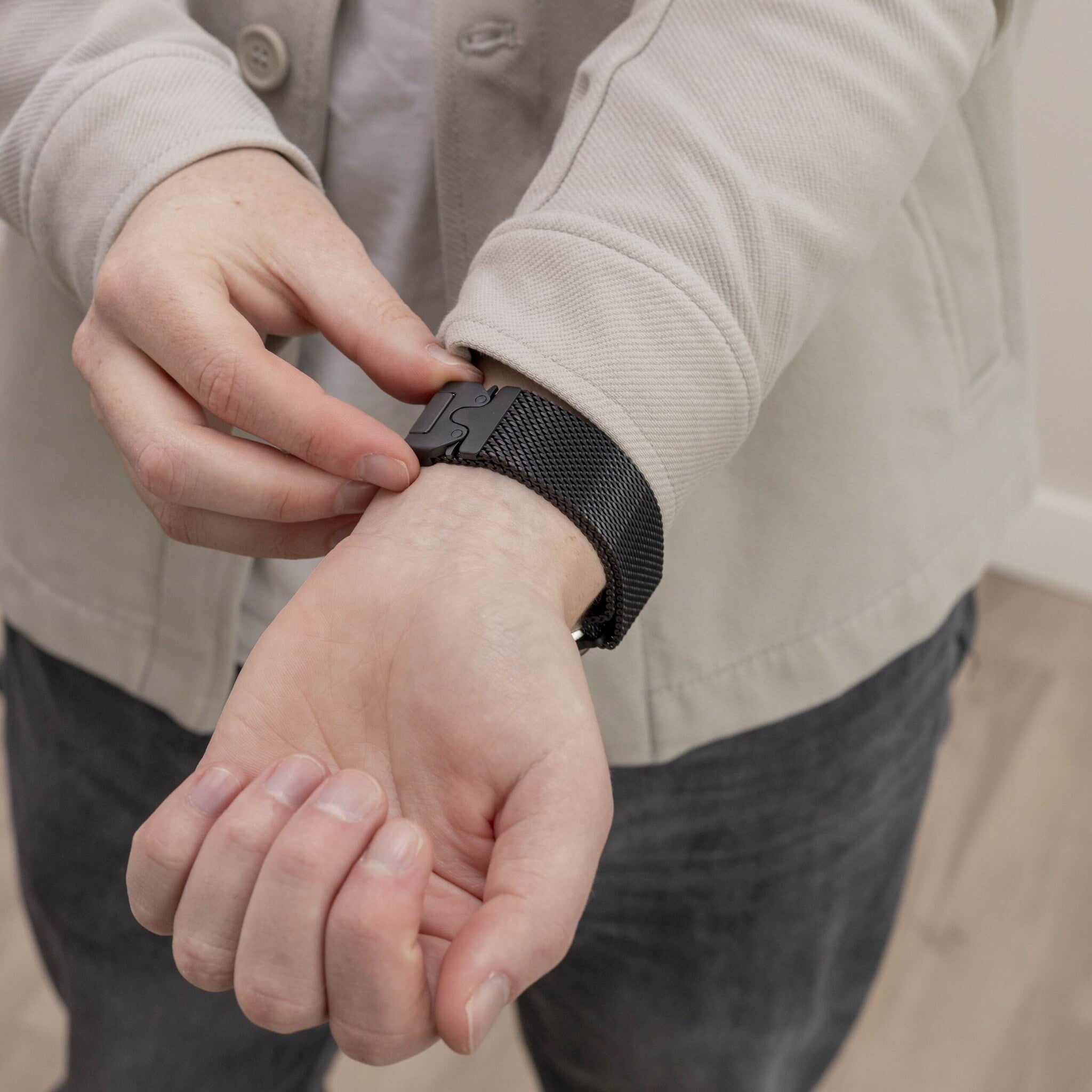 Apple Watch Ultra Titan Milanese Armband (Schwarz)