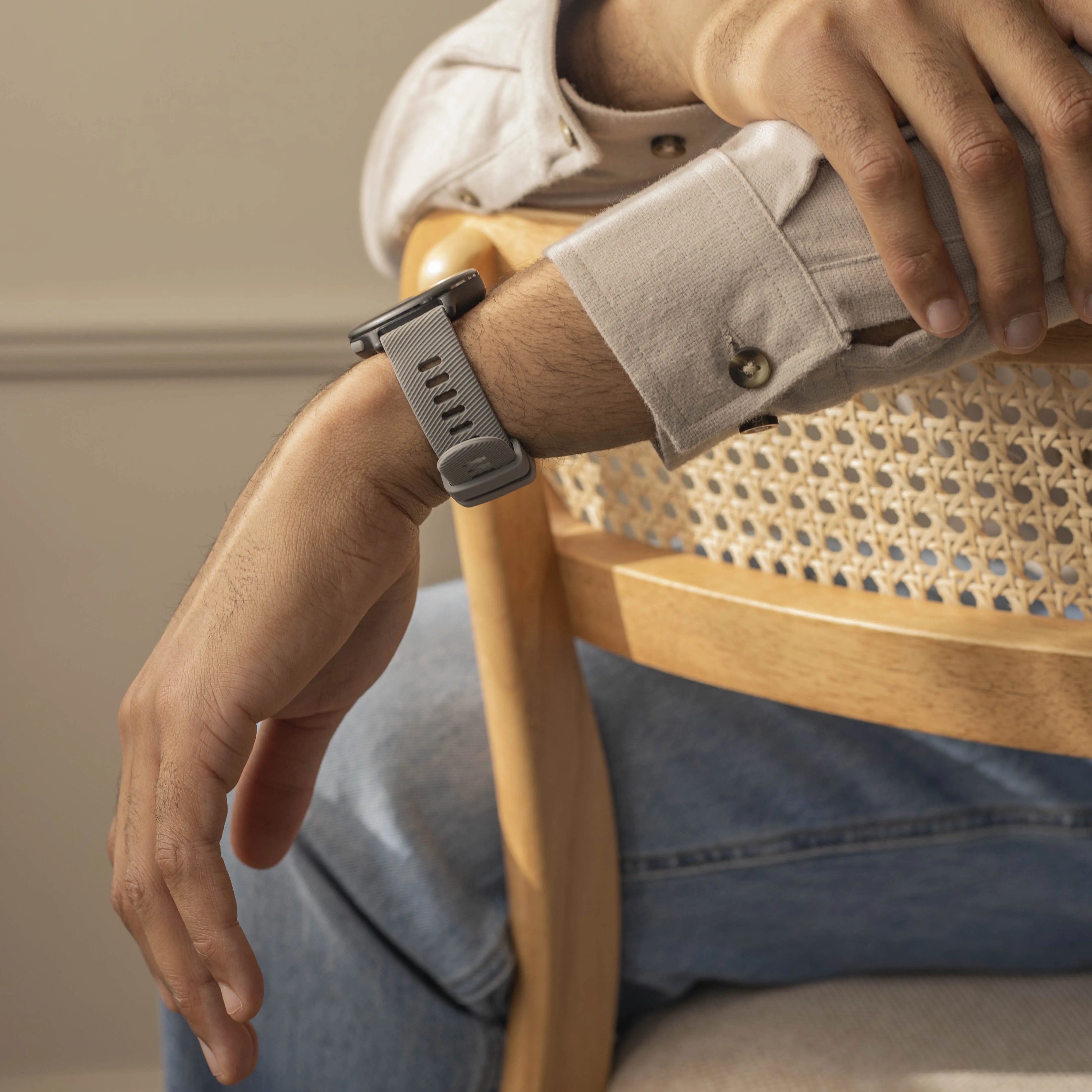 Coros Apex 46mm Silikonarmband (Hellgrau)