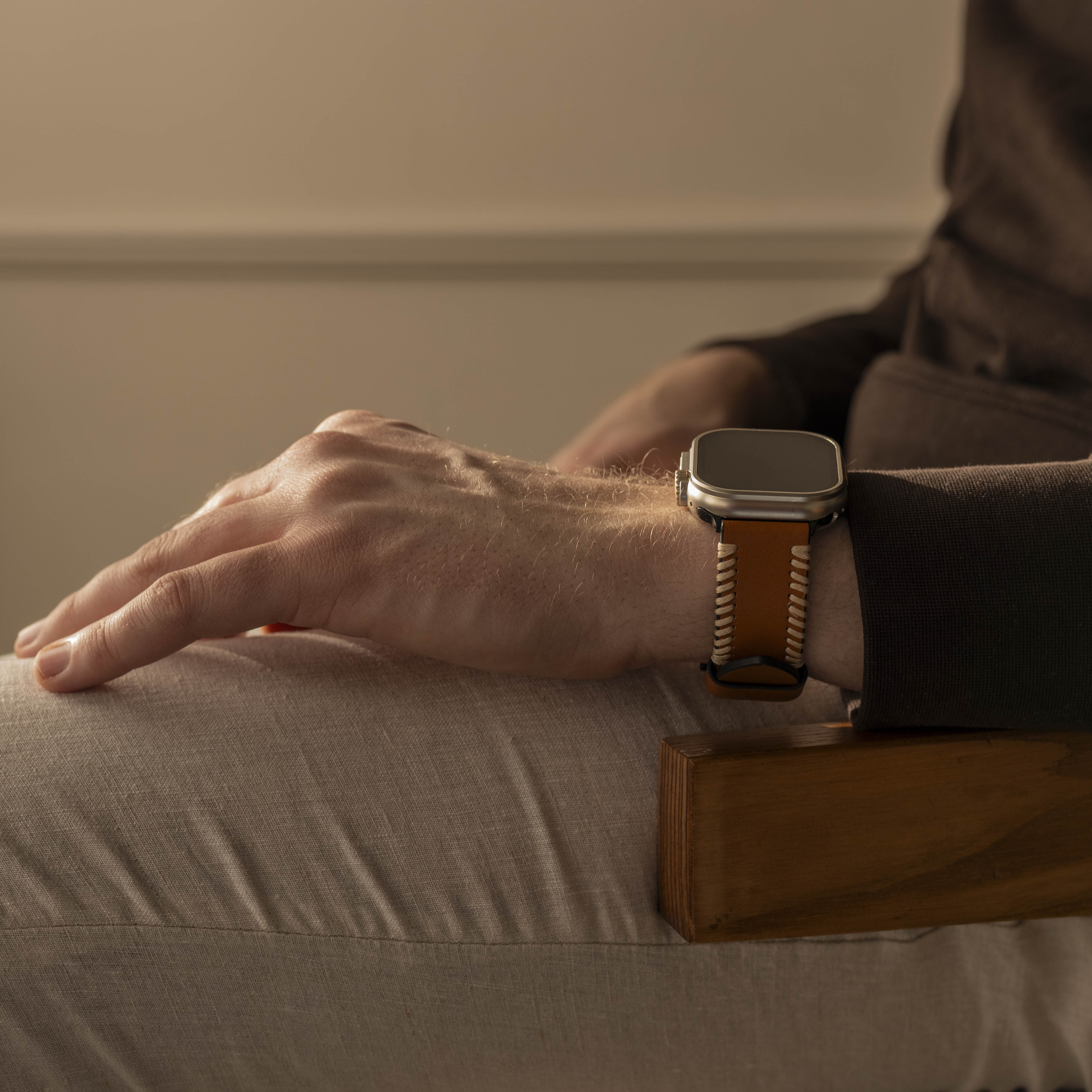 Apple Watch Ultra Lederarmband mit Ziernähten (Braun)