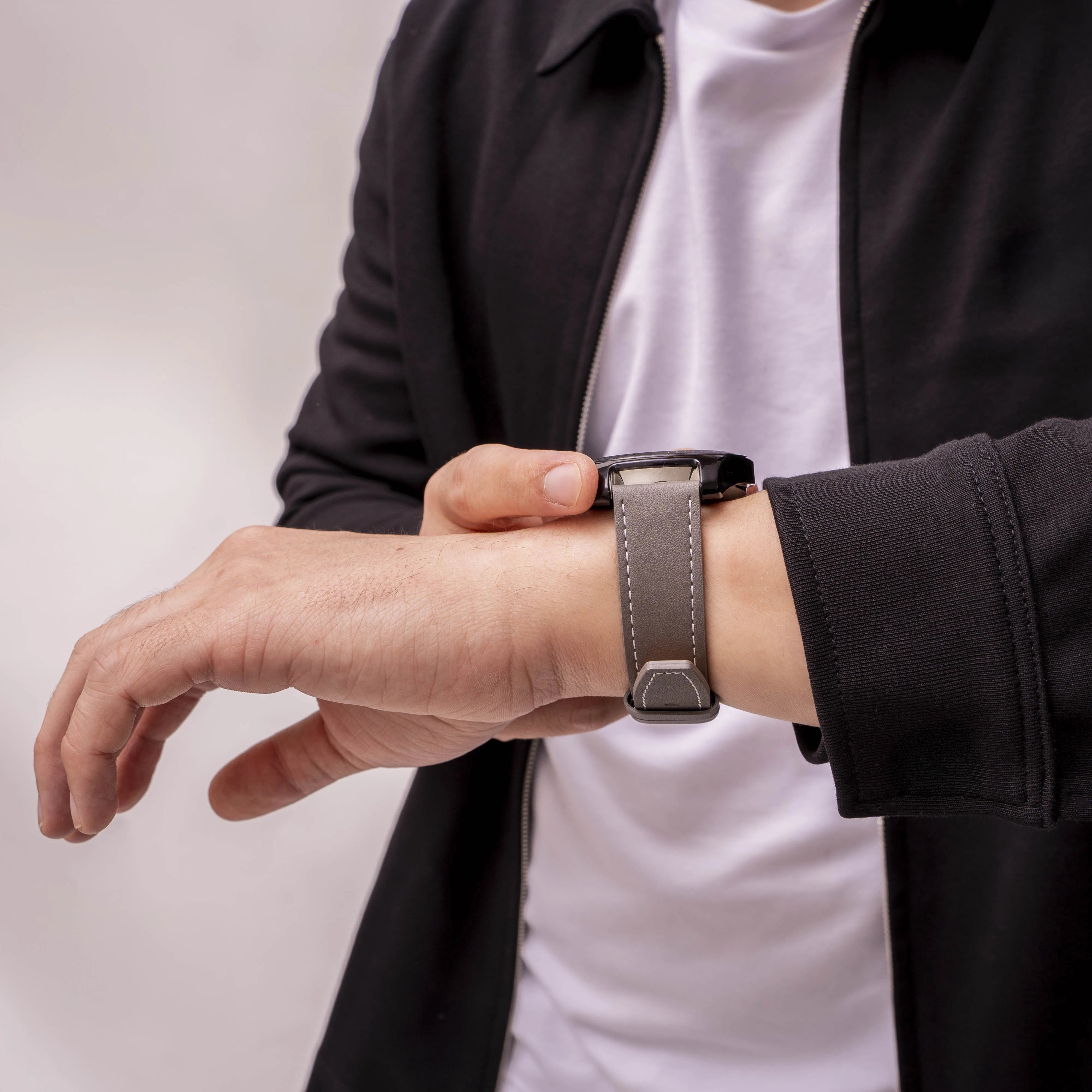 Suunto Race (s) 'ein Push' Leder-Armband (grau)
