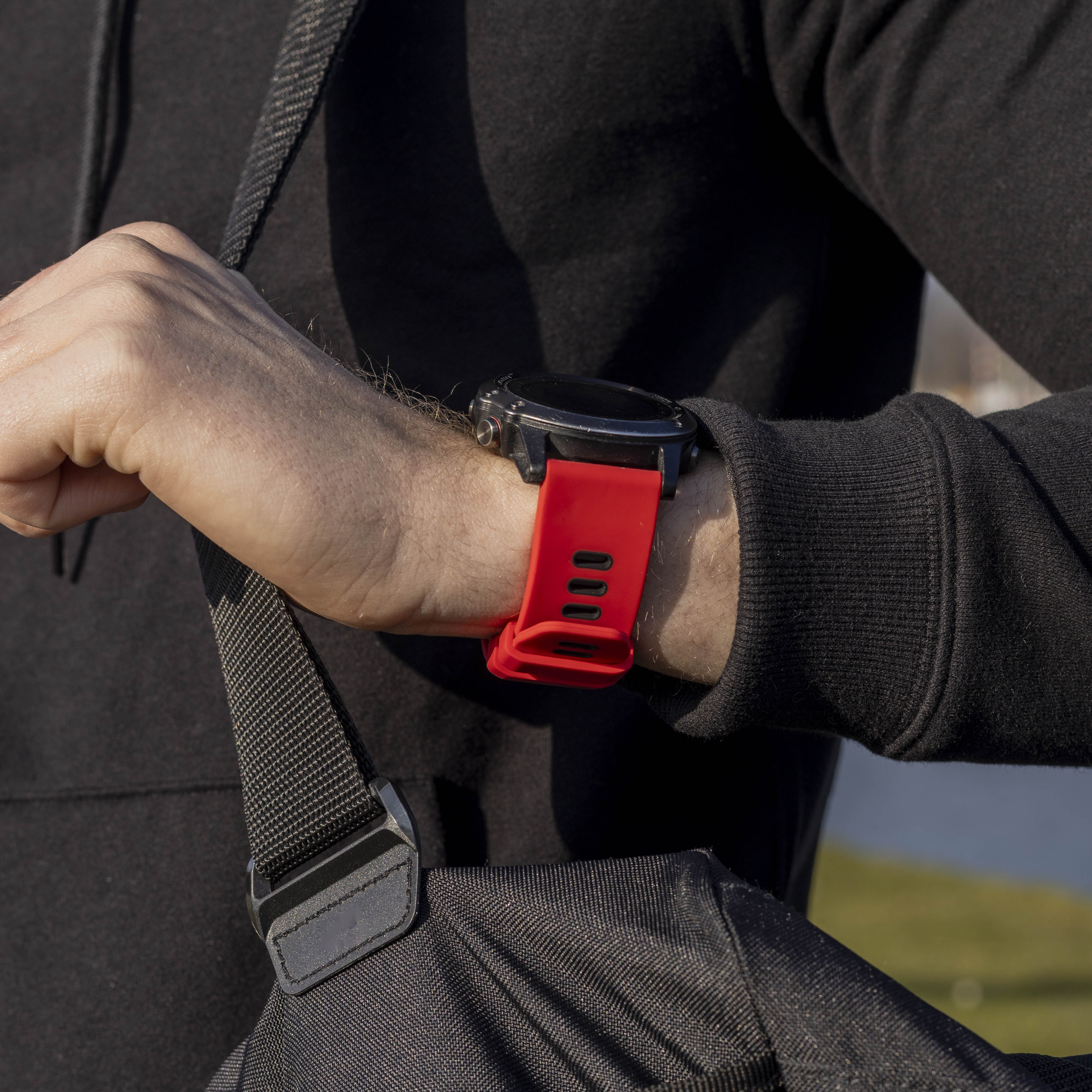 Garmin Fenix 7x Sportschnallenband (Rot/Schwarz)