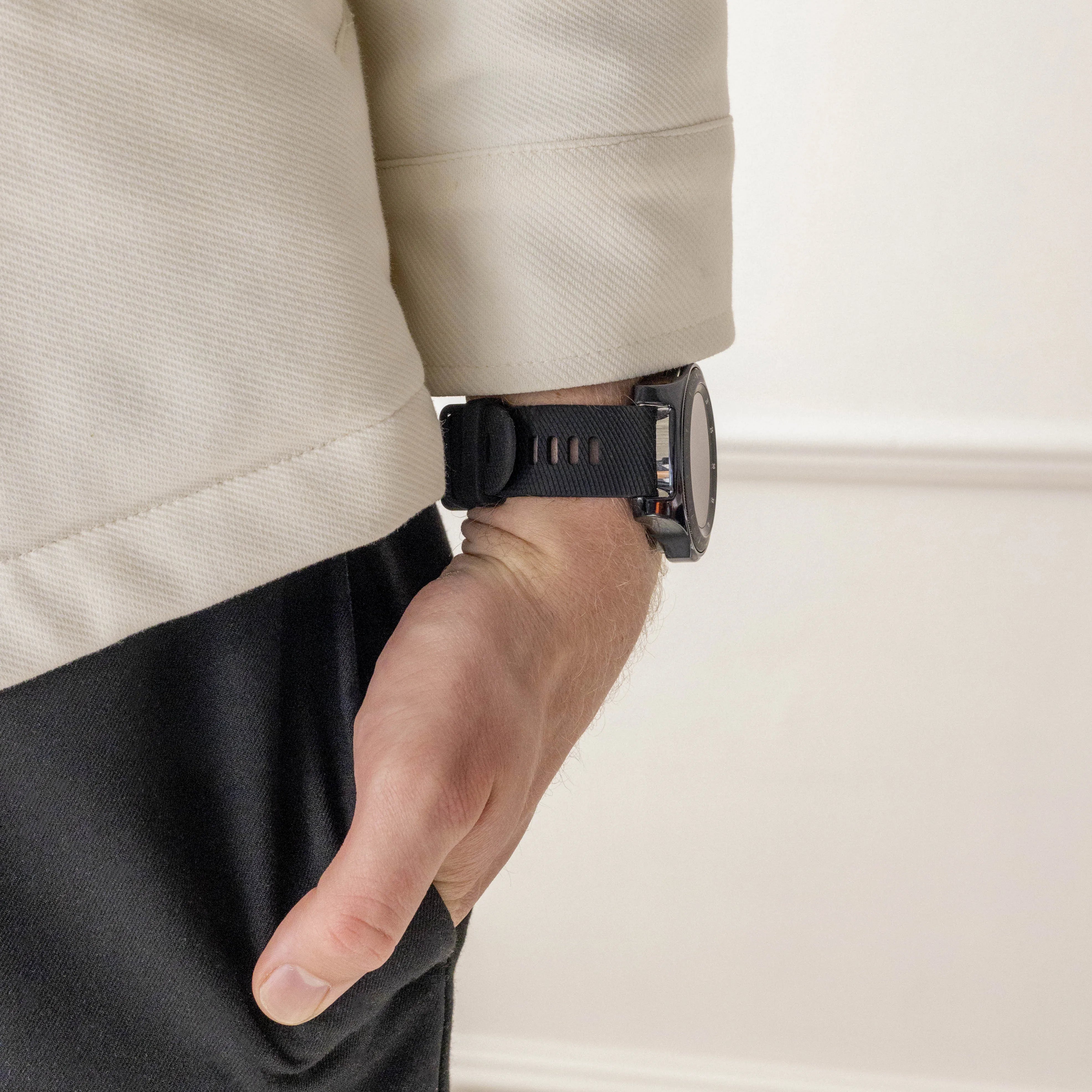 Coros Apex 4 - 42mm Silikonarmband (Schwarz)