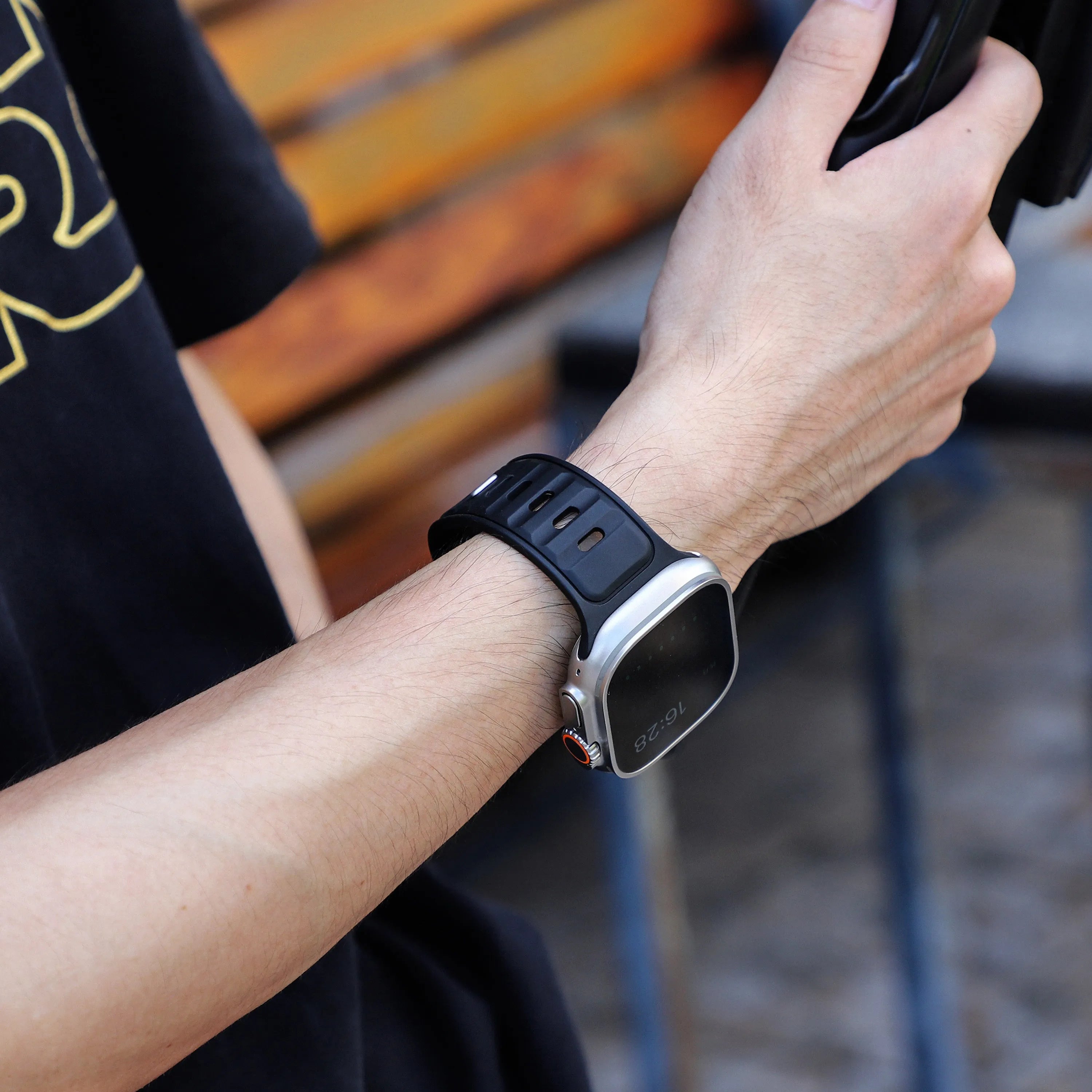 Apple Watch Premium Outdoor Silikonarmband (Schwarz/Schwarz)