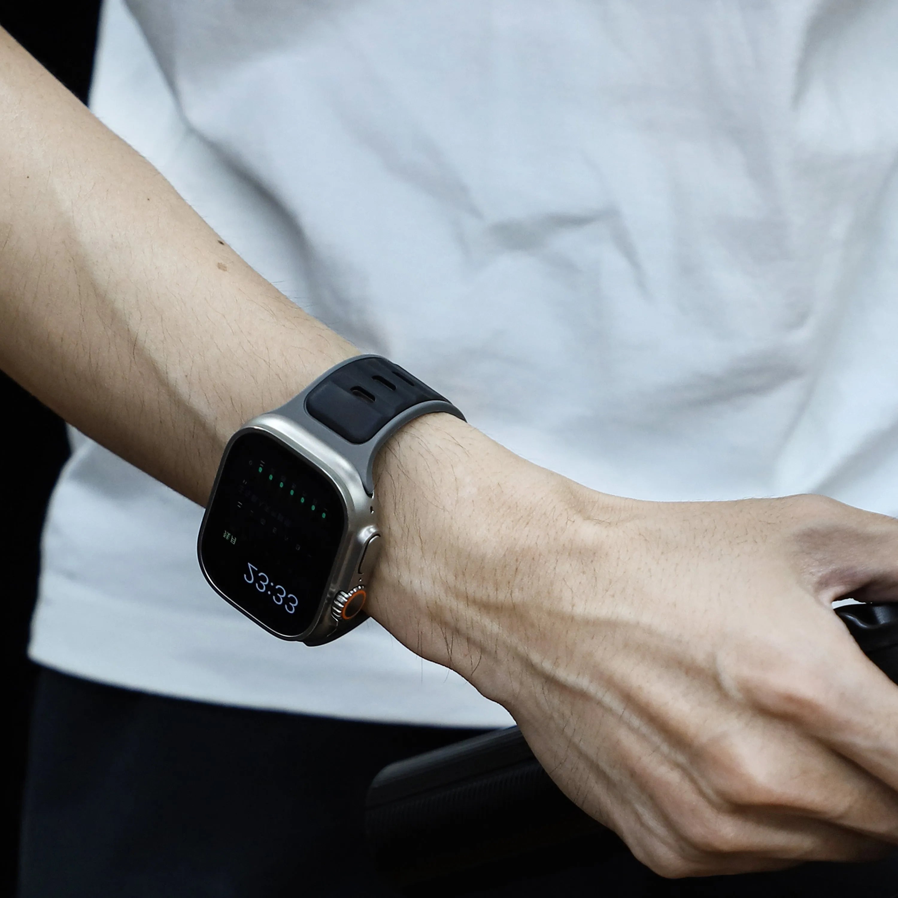 Apple Watch Premium Outdoor Silikonarmband (Schwarz/Grau)