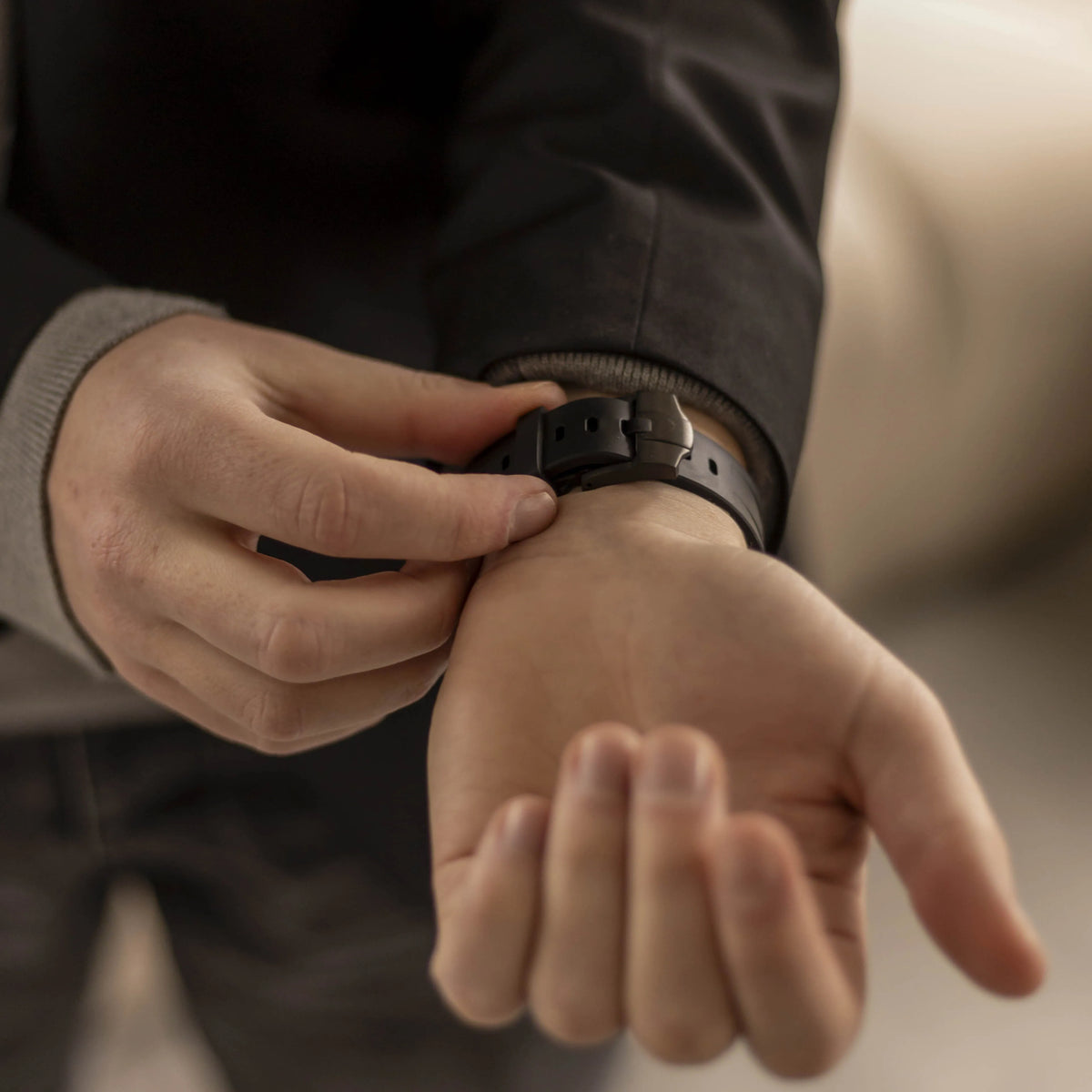 Silicone Strap 'Luxe Liquid', lifestyle photo