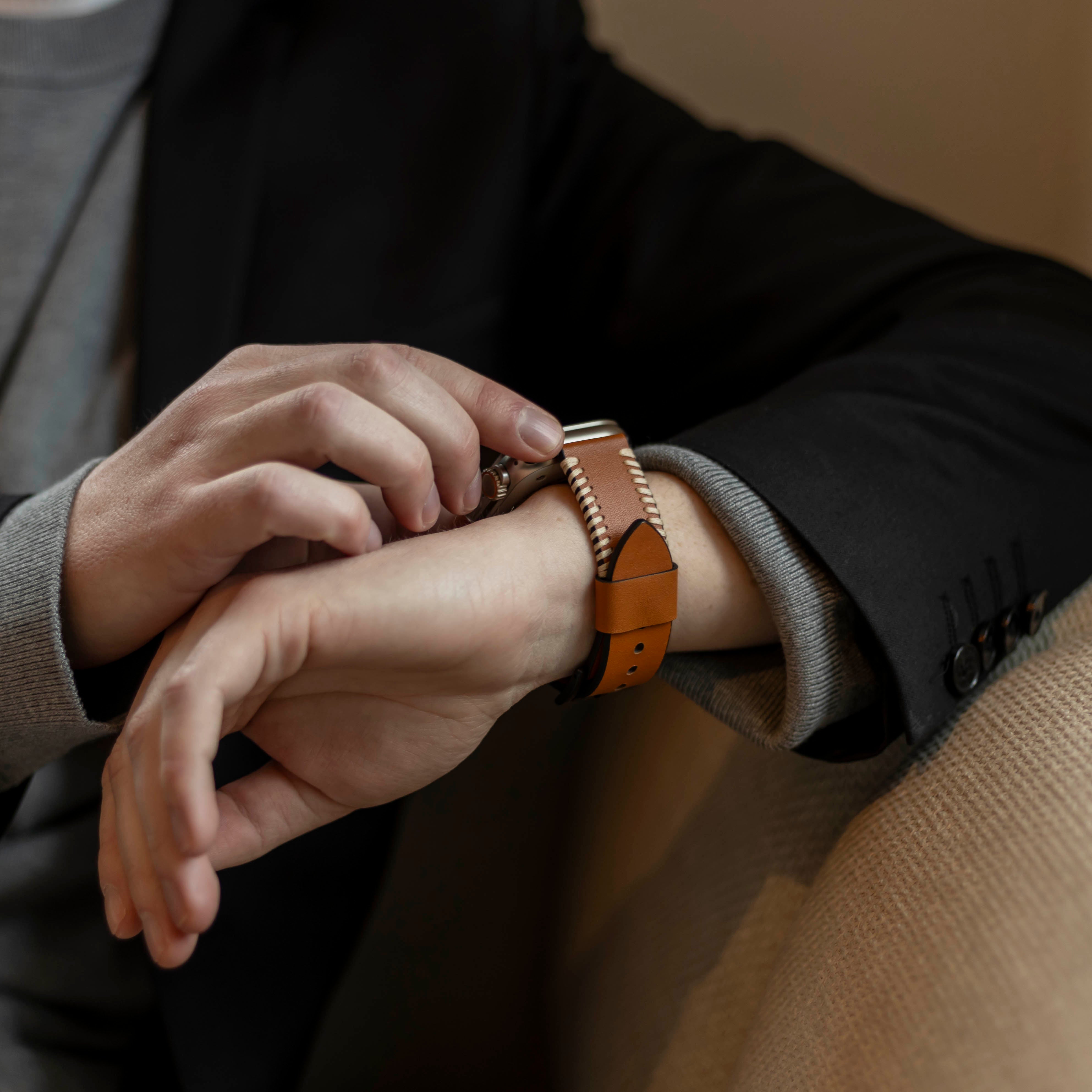 Apple Watch Ultra Lederarmband mit Ziernähten (Braun)
