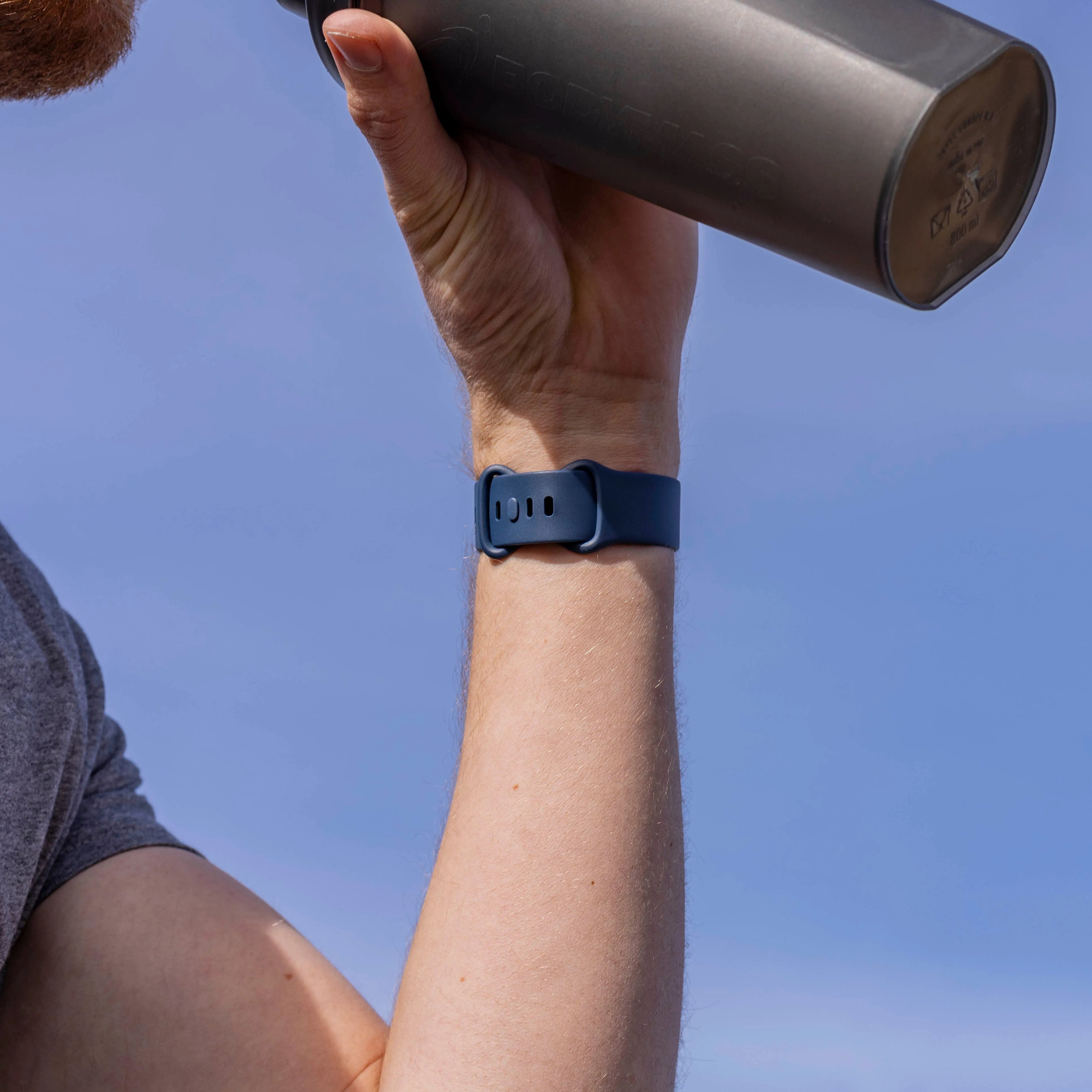 Fitbit Versa 4 Silikonarmband Classic (Dunkelblau)