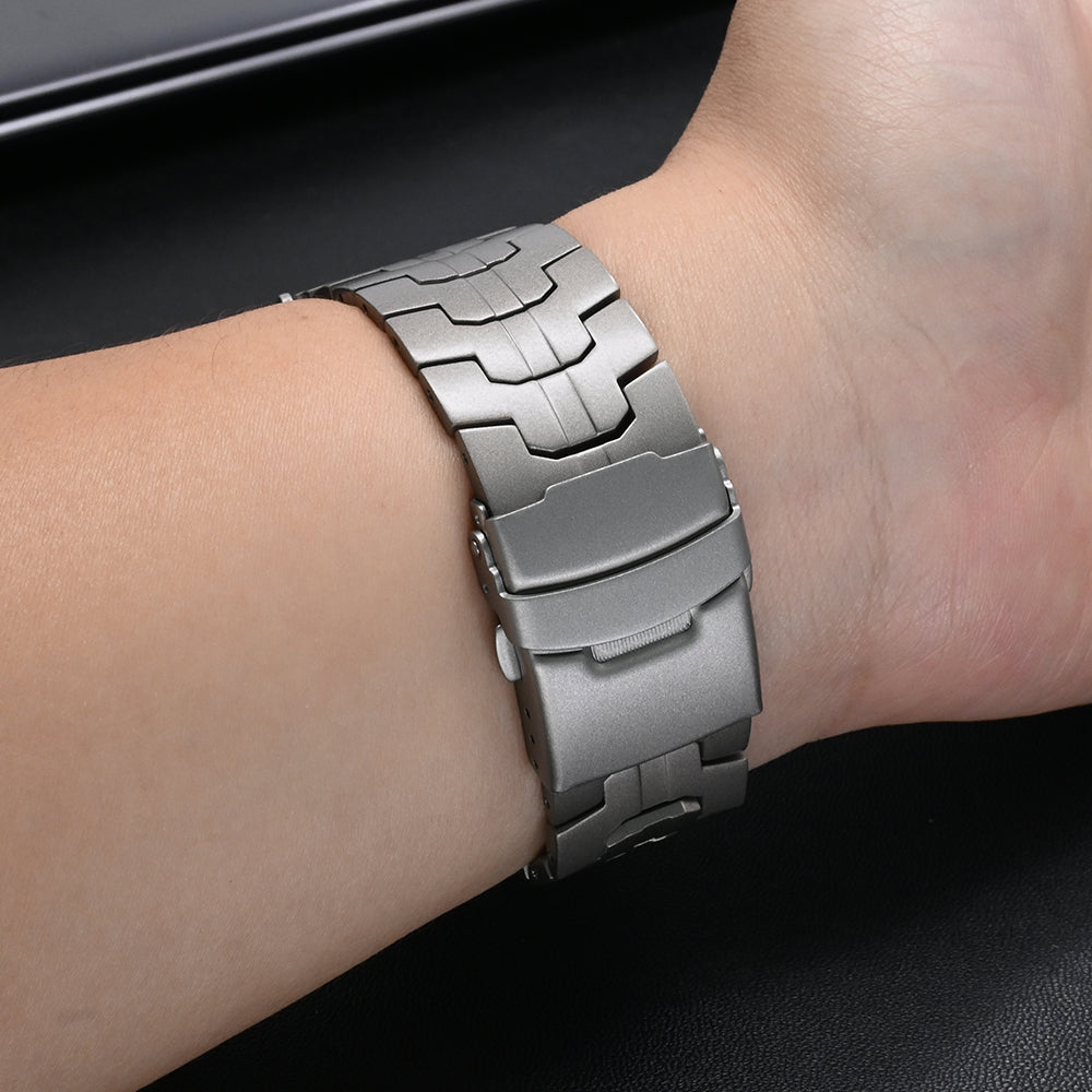 Google Pixel Watch 4 - 45mm 'Iron' Titanarmband (Silber)