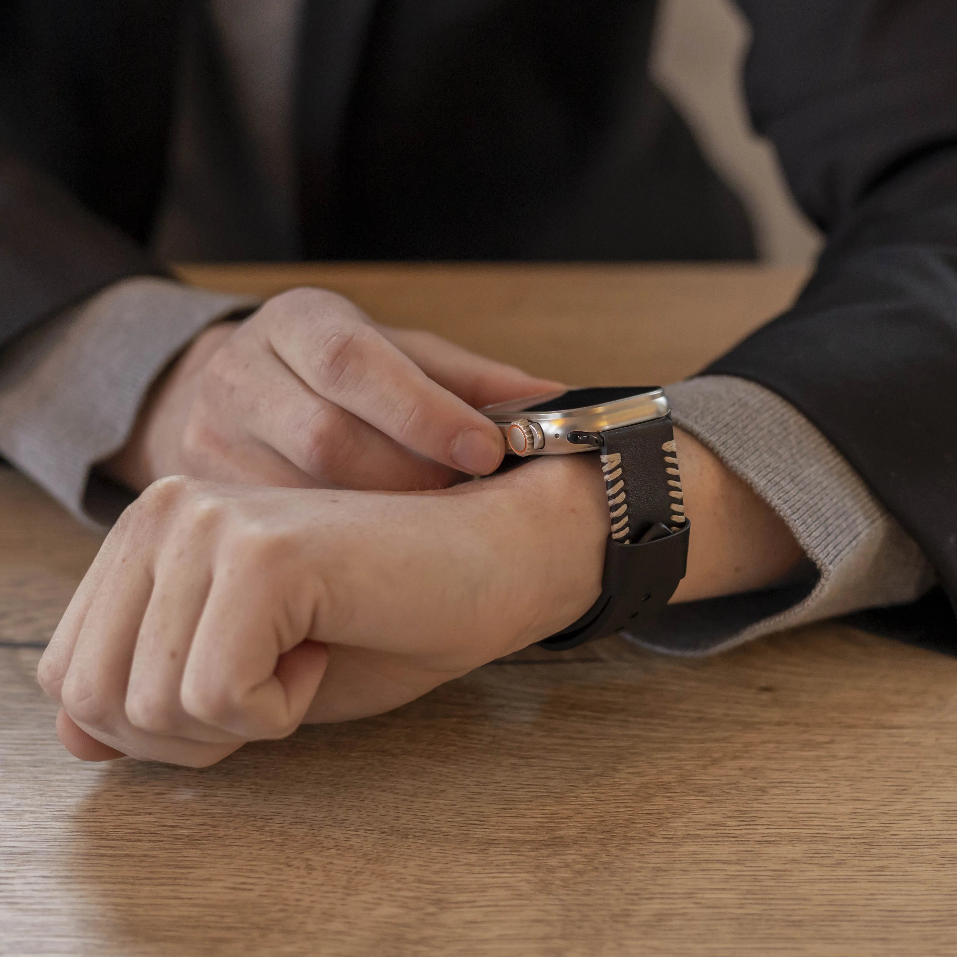 Apple Watch Stitched Lederarmband (Schwarz)
