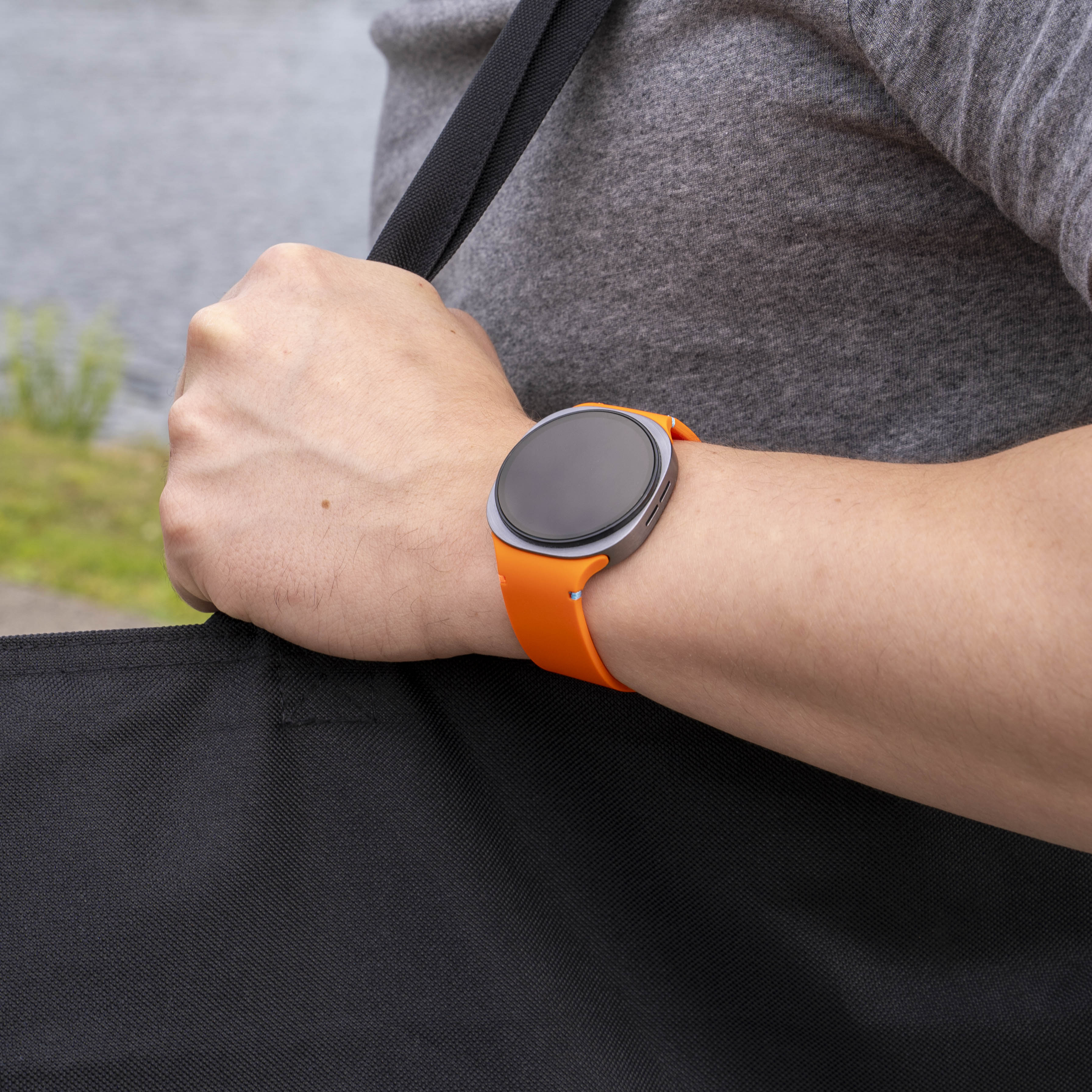 Samsung Galaxy Watch 9 - 44mm Silicone Strap (Orange)