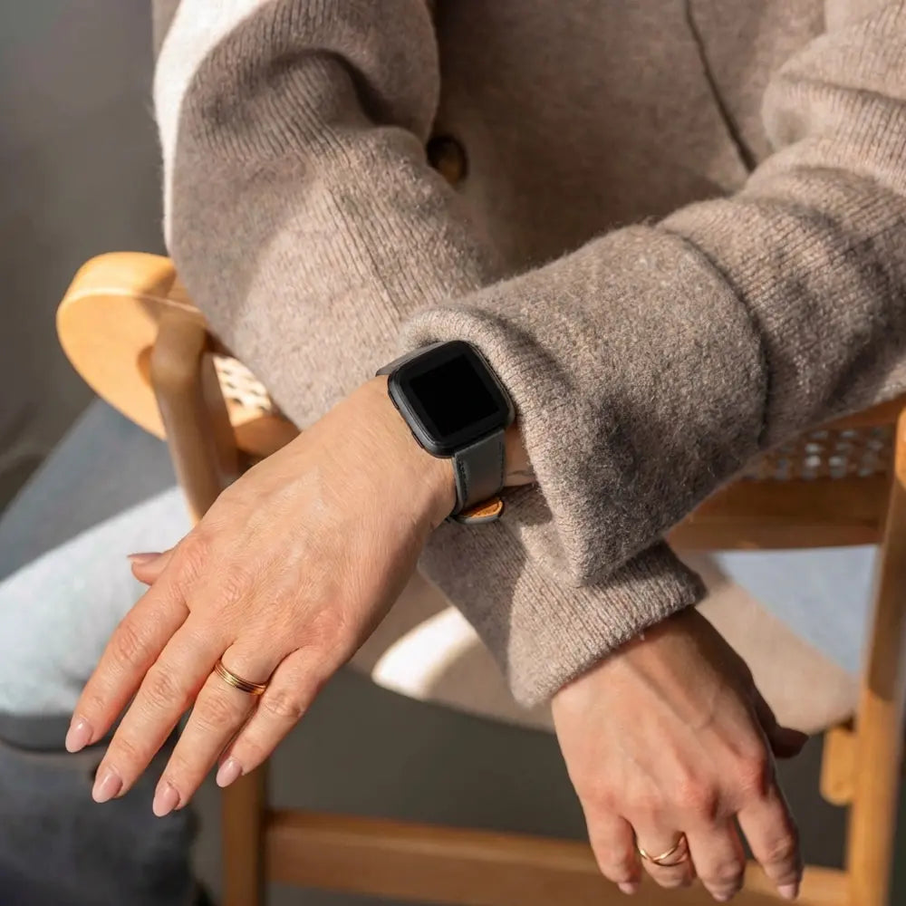 Fitbit Versa Leather Strap (Grey)