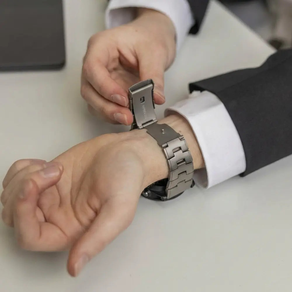 Garmin Instinct Titanarmband (Titanium)