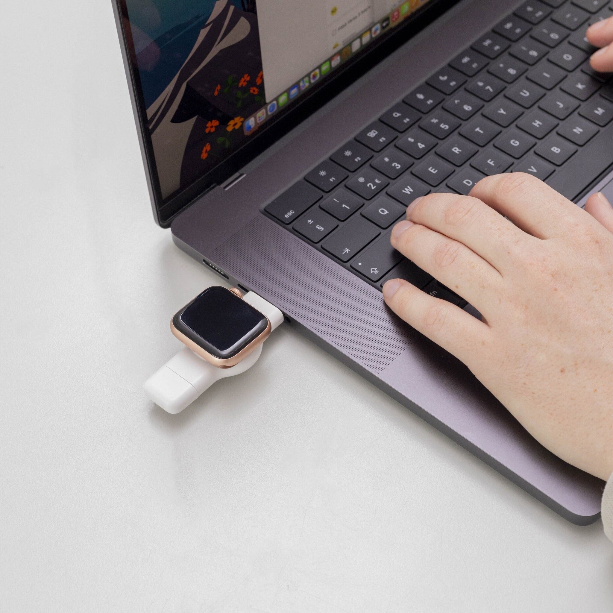 Apple Watch Mini Ladegerät mit USB-A & USB-C Anschluss Anschluss