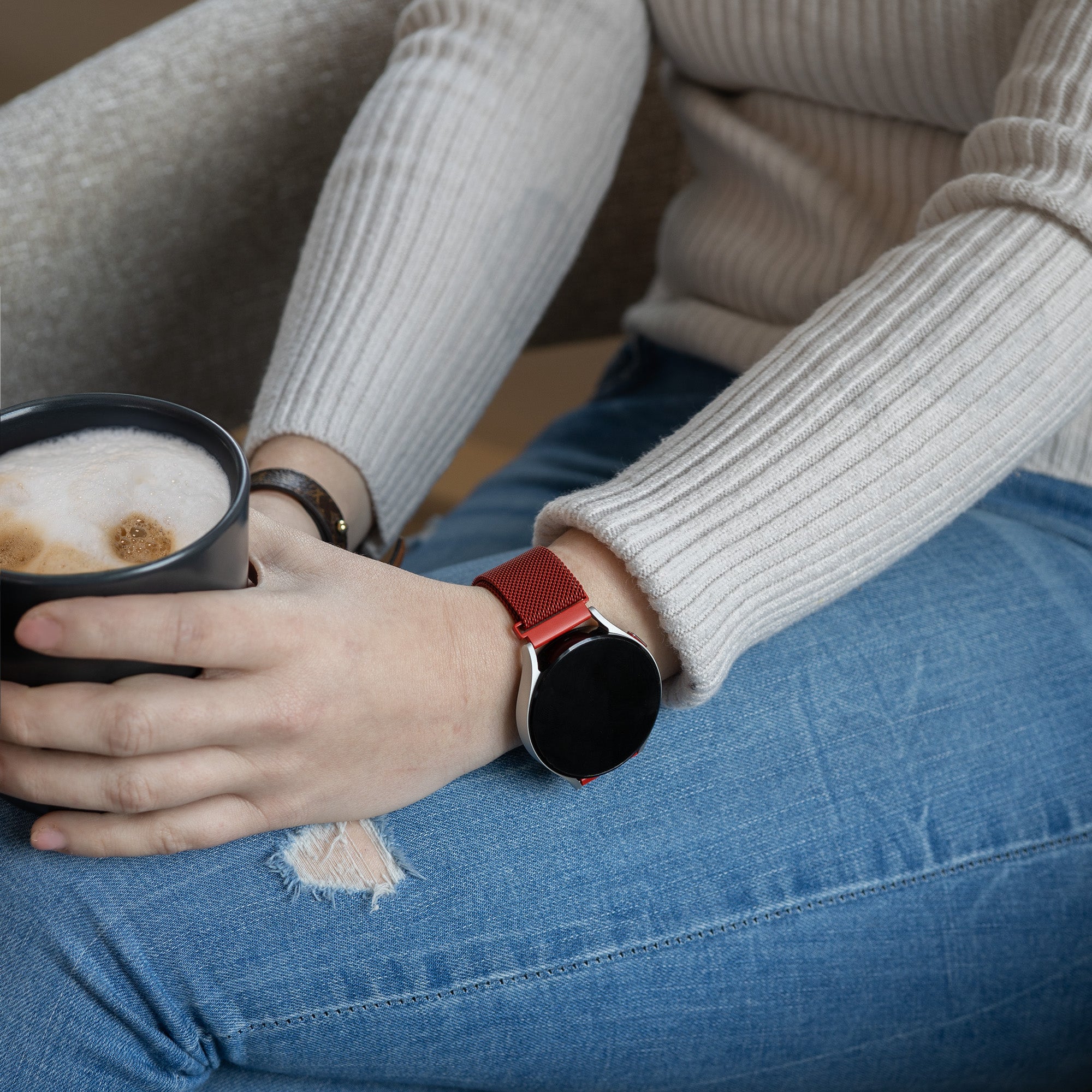 Samsung Galaxy Watch 7 - 44mm Milanese Strap (Red)