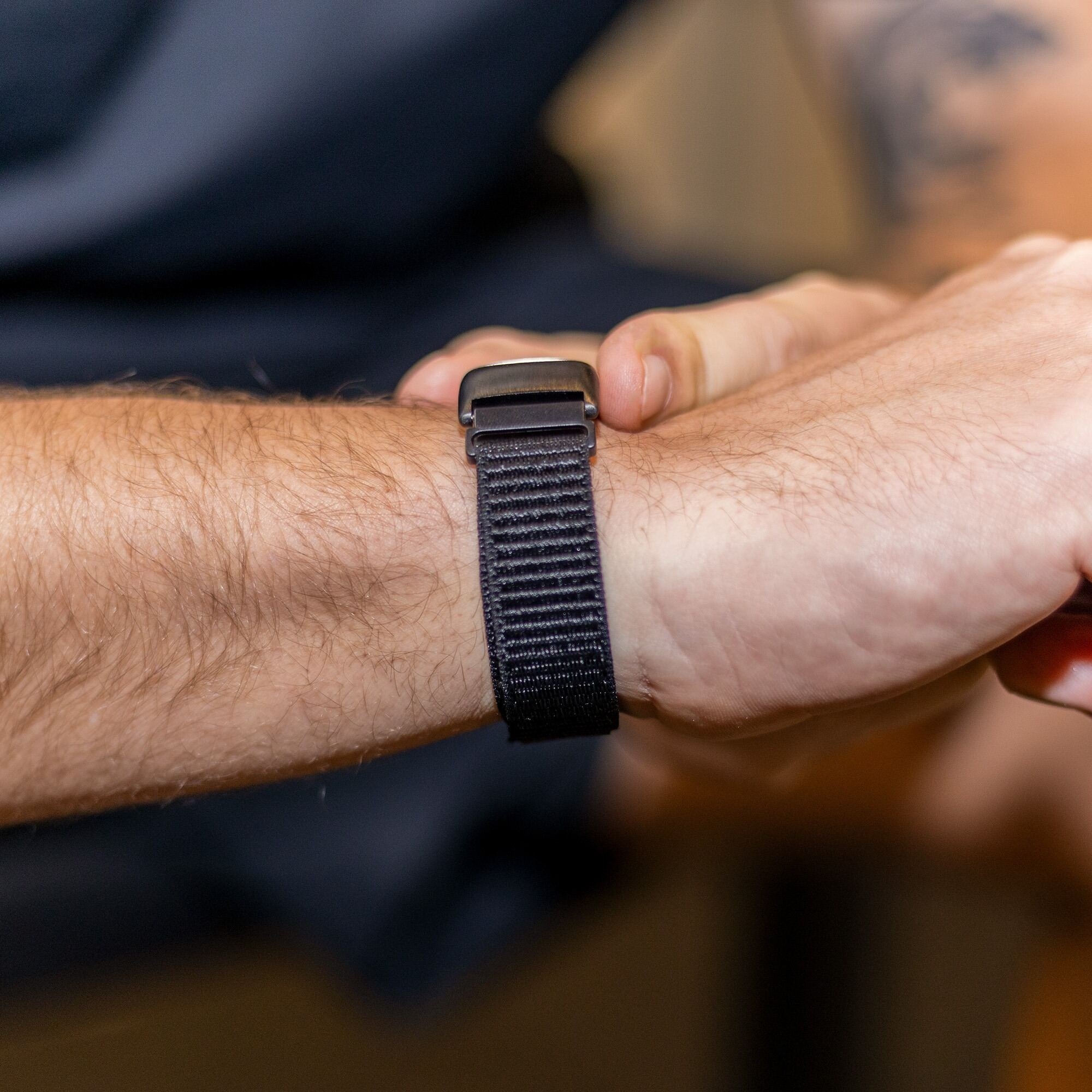 Fitbit Charge 6 Nylonband (Schwarz)