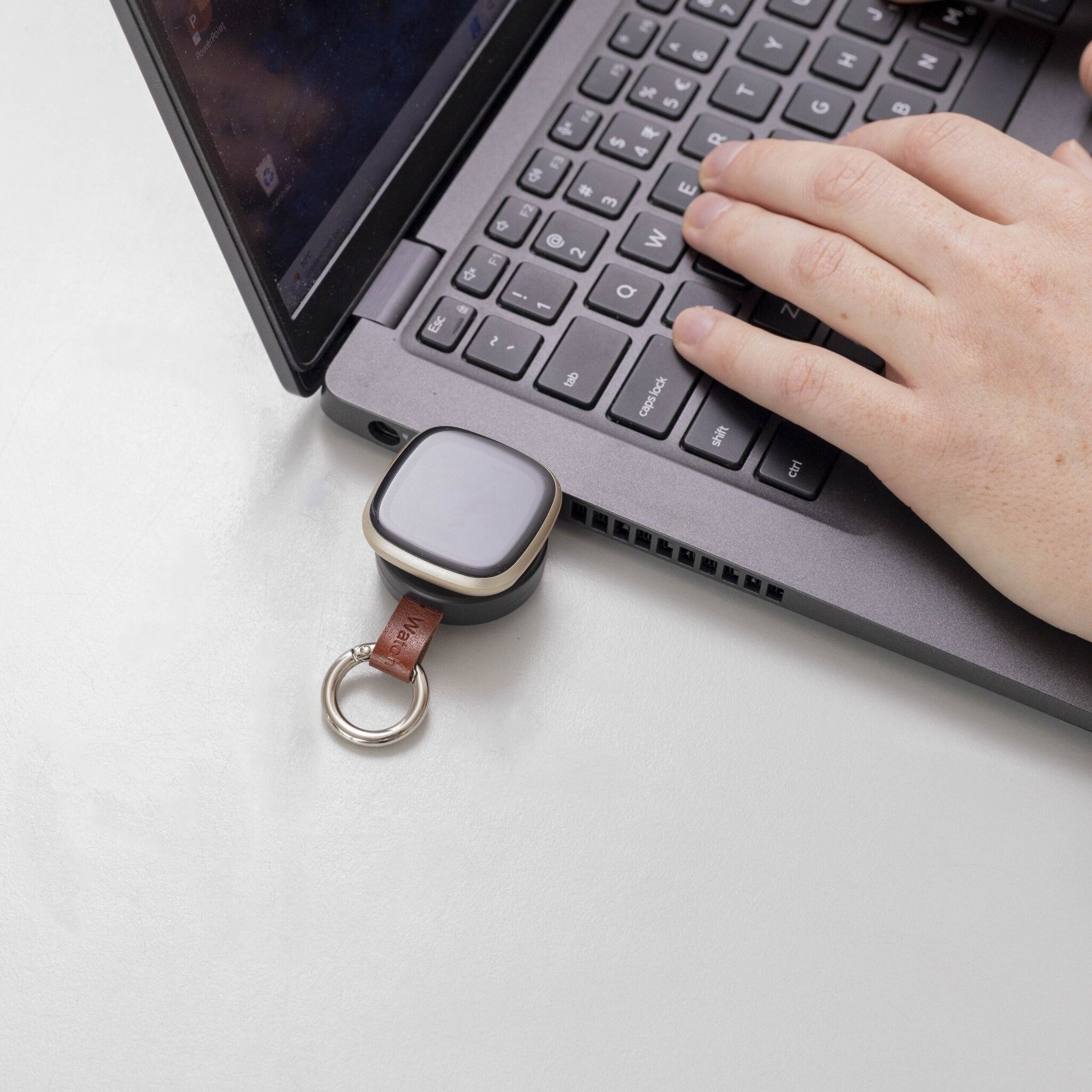 Fitbit Versa 3/Sense Mini Ladegerät (Schwarz)